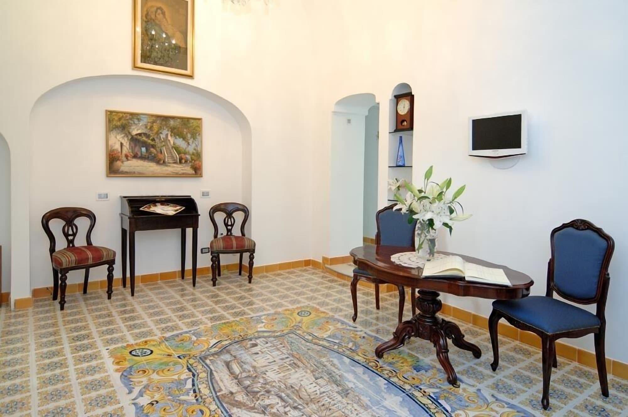 Vista Lobby Boutique Gimagi