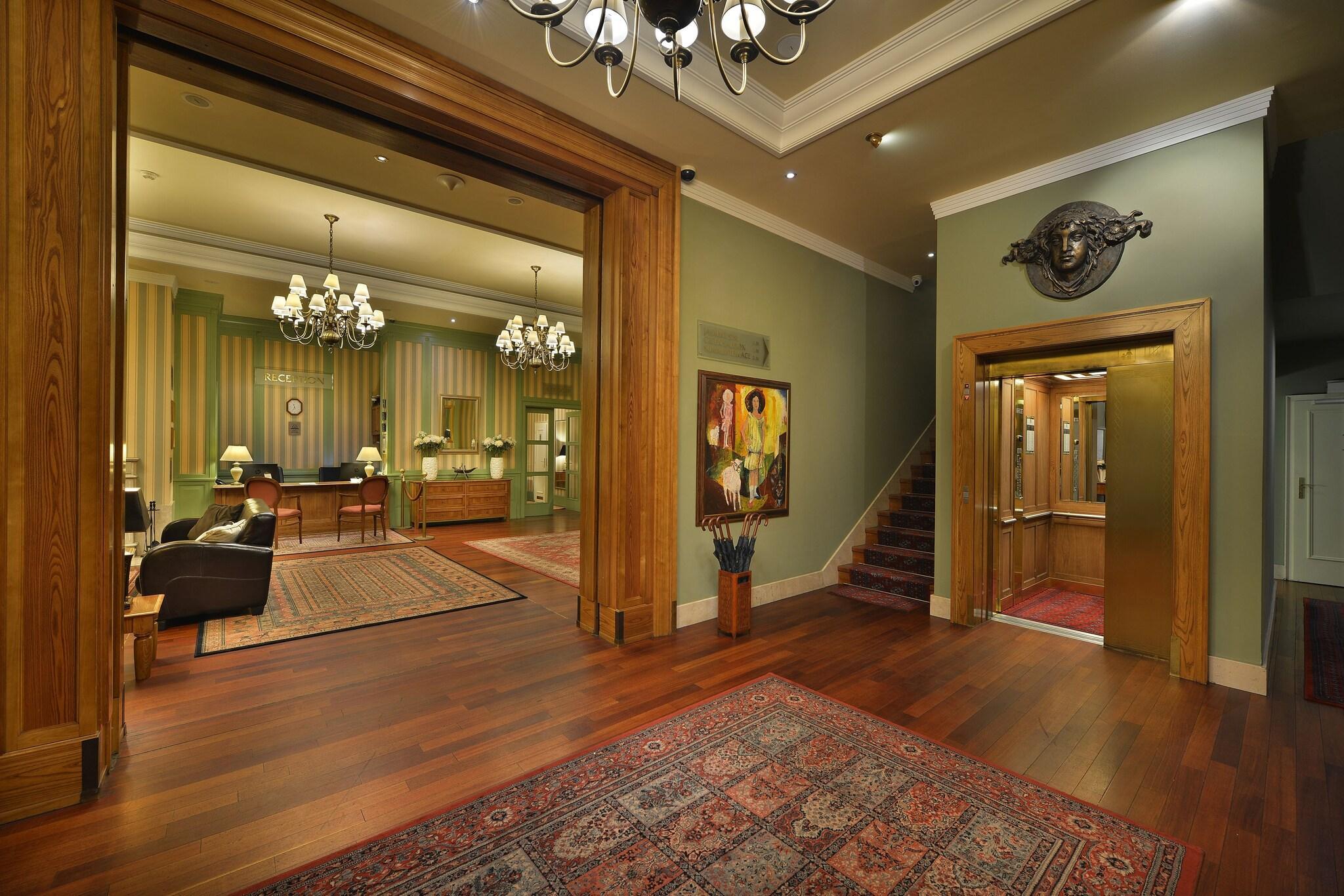 Vista Lobby Marrol's Boutique Hotel