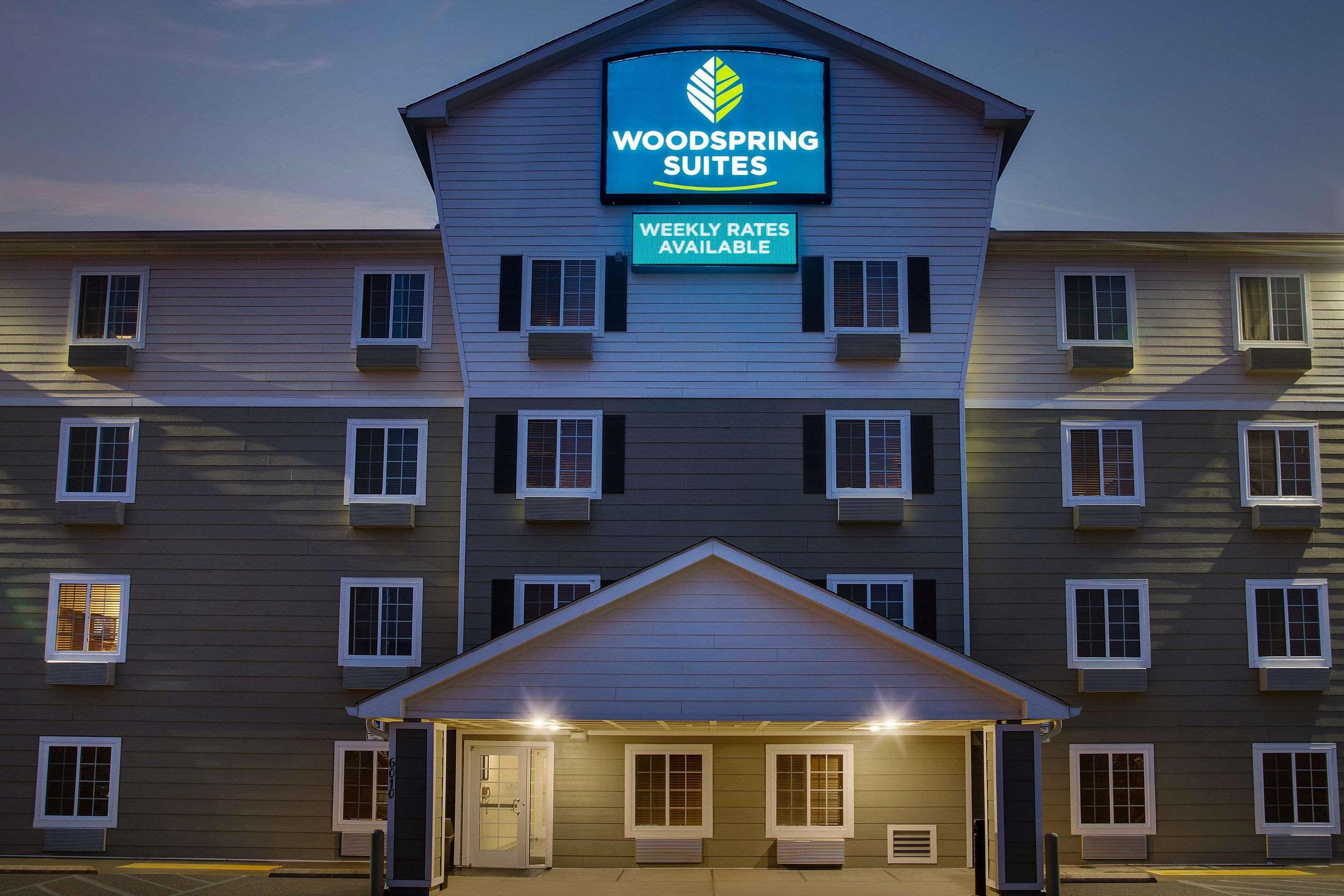 Vista Exterior WoodSpring Suites Washington DC Andrews AFB