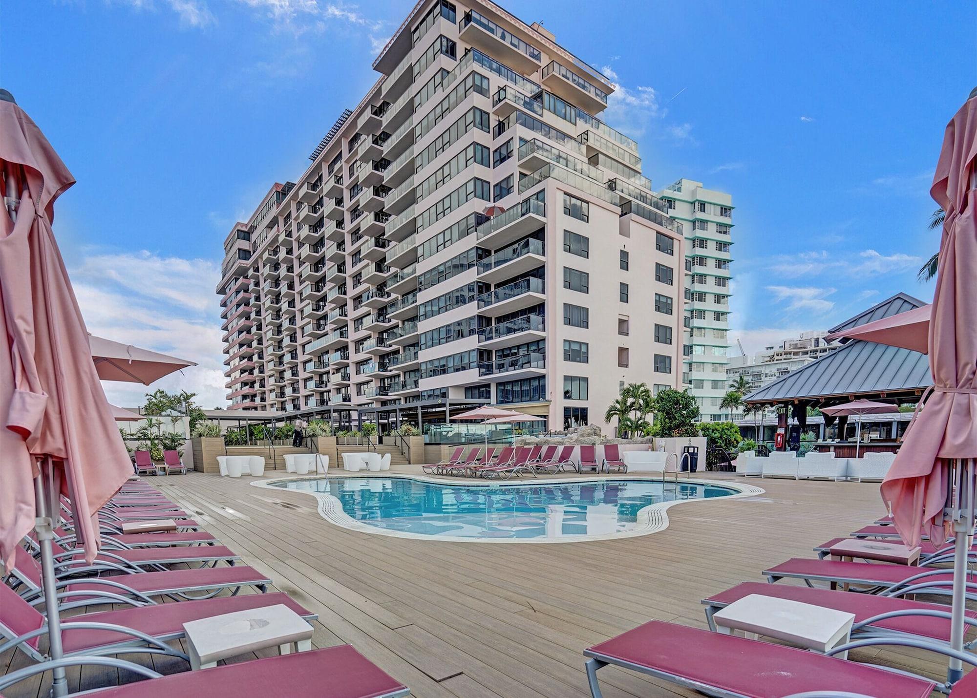 Vista Exterior Alexander Hotel