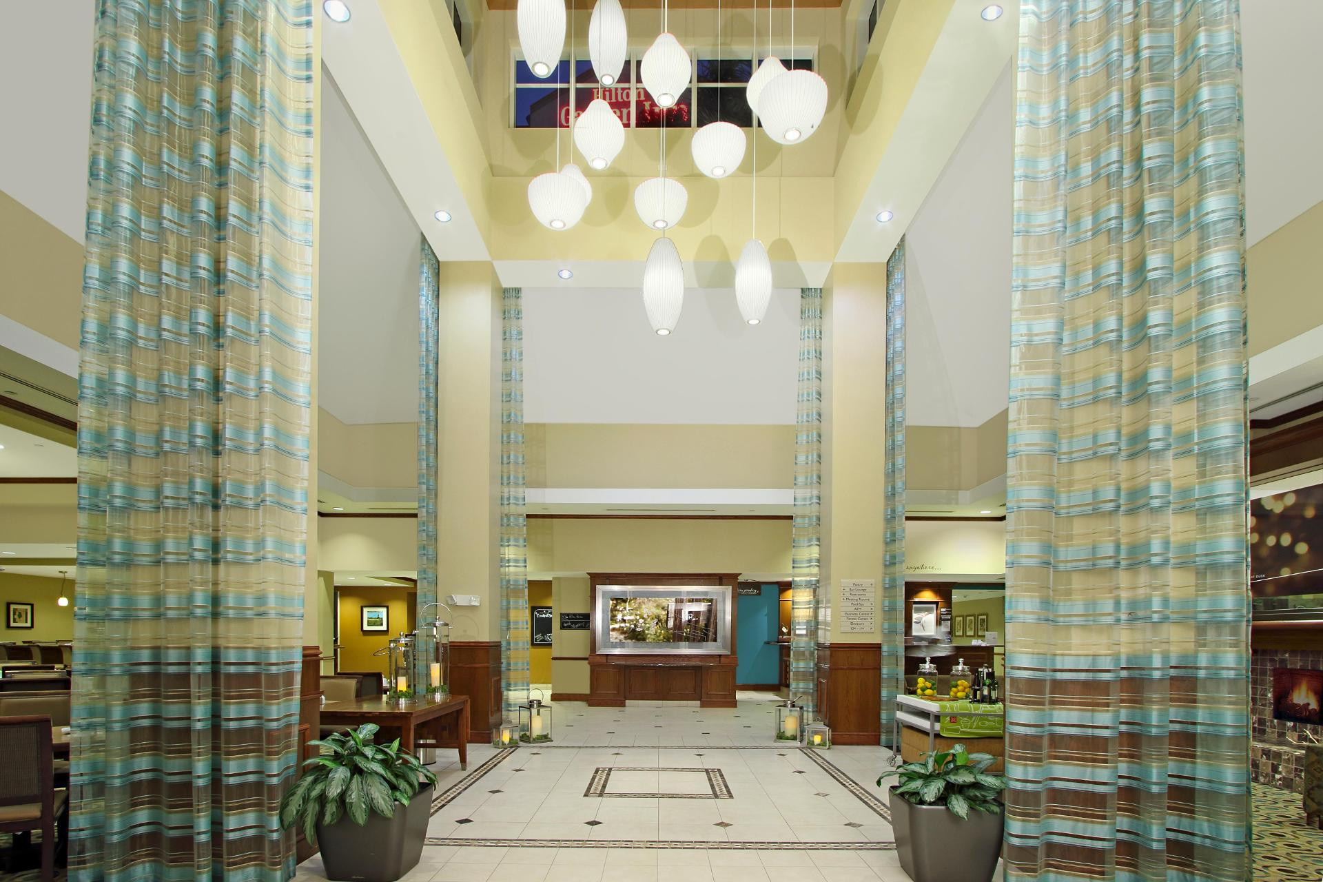 Vista Lobby Hilton Garden Inn Miami Airport West