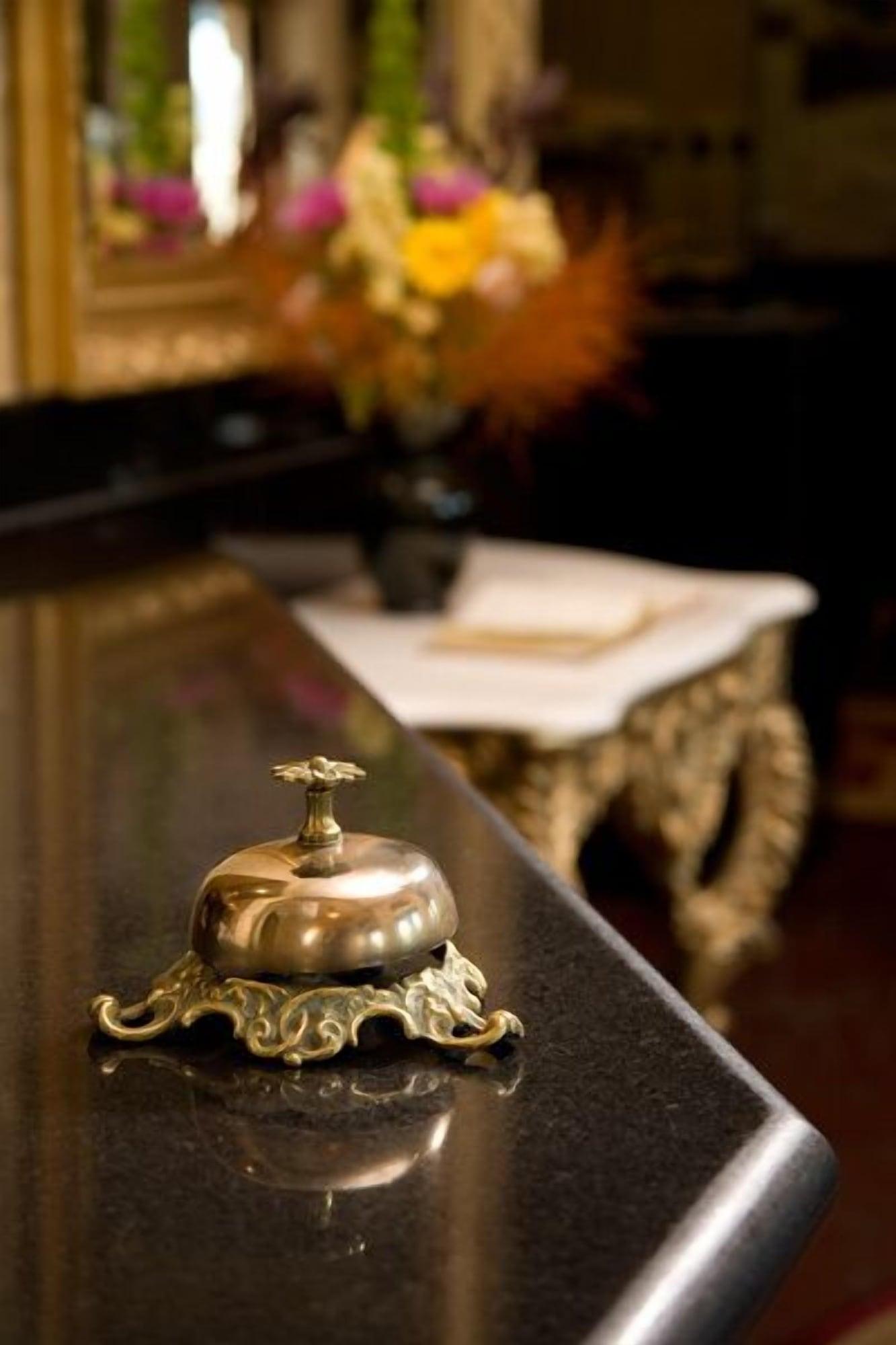 Vista do lobby Penn's View Hotel