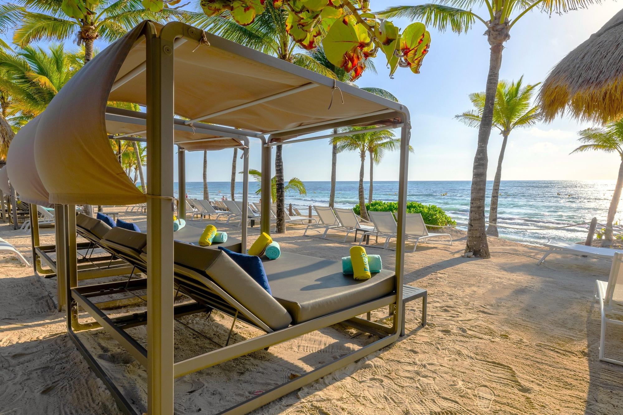 Playa Family Selection At Grand Palladium Kantenah Resort & Spa - All Inclusive