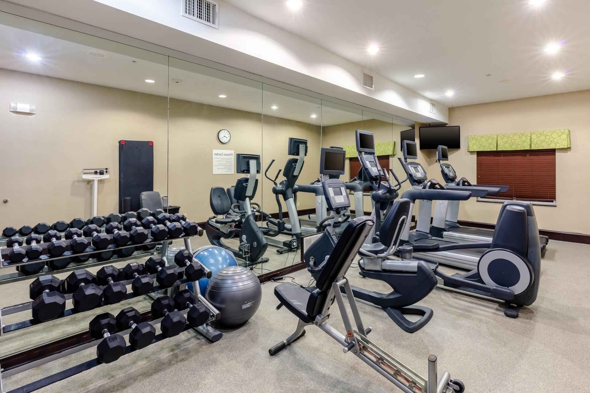Gimnasio Holiday Inn Express Hotel & Suites DALLAS WEST by IHG