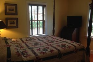 Alquiler Vacacional - Carpenter St. Cottage In the Heart of St Michaels Village - Large Screened Porch