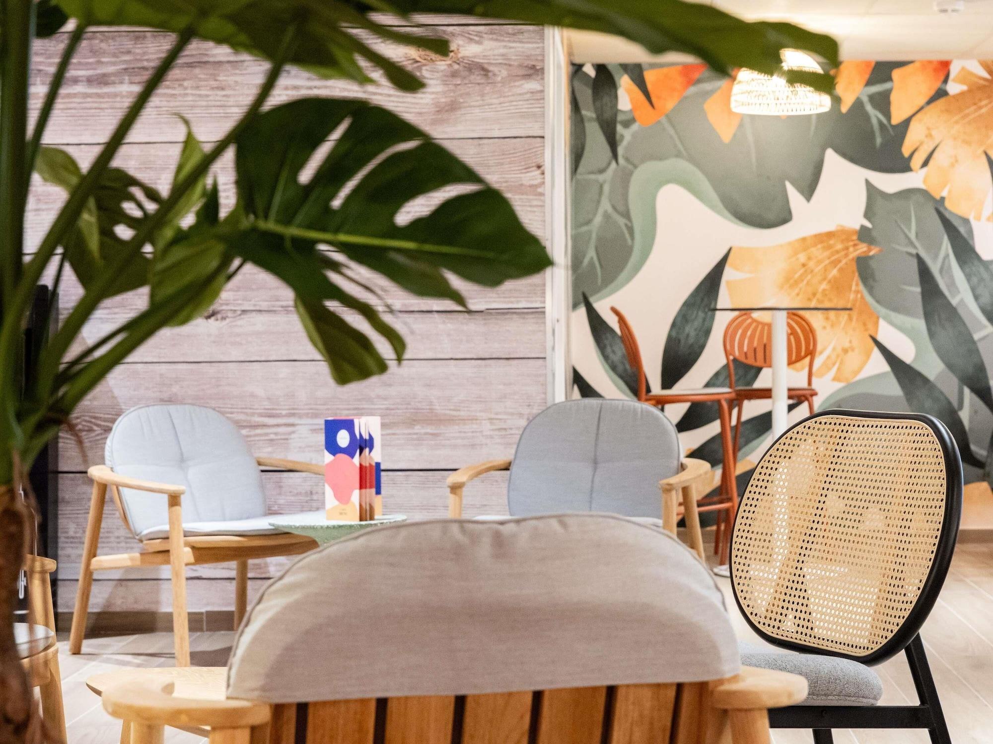 Bar/Salón Hôtel ibis Beziers Est Mediterranee