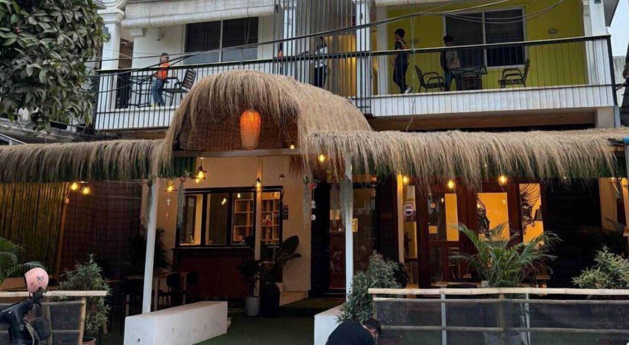 Varios The Hive Hotel