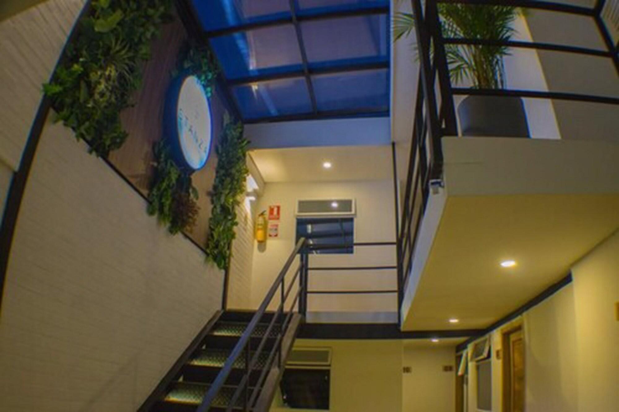 Varios Stanza Hotel Medellín