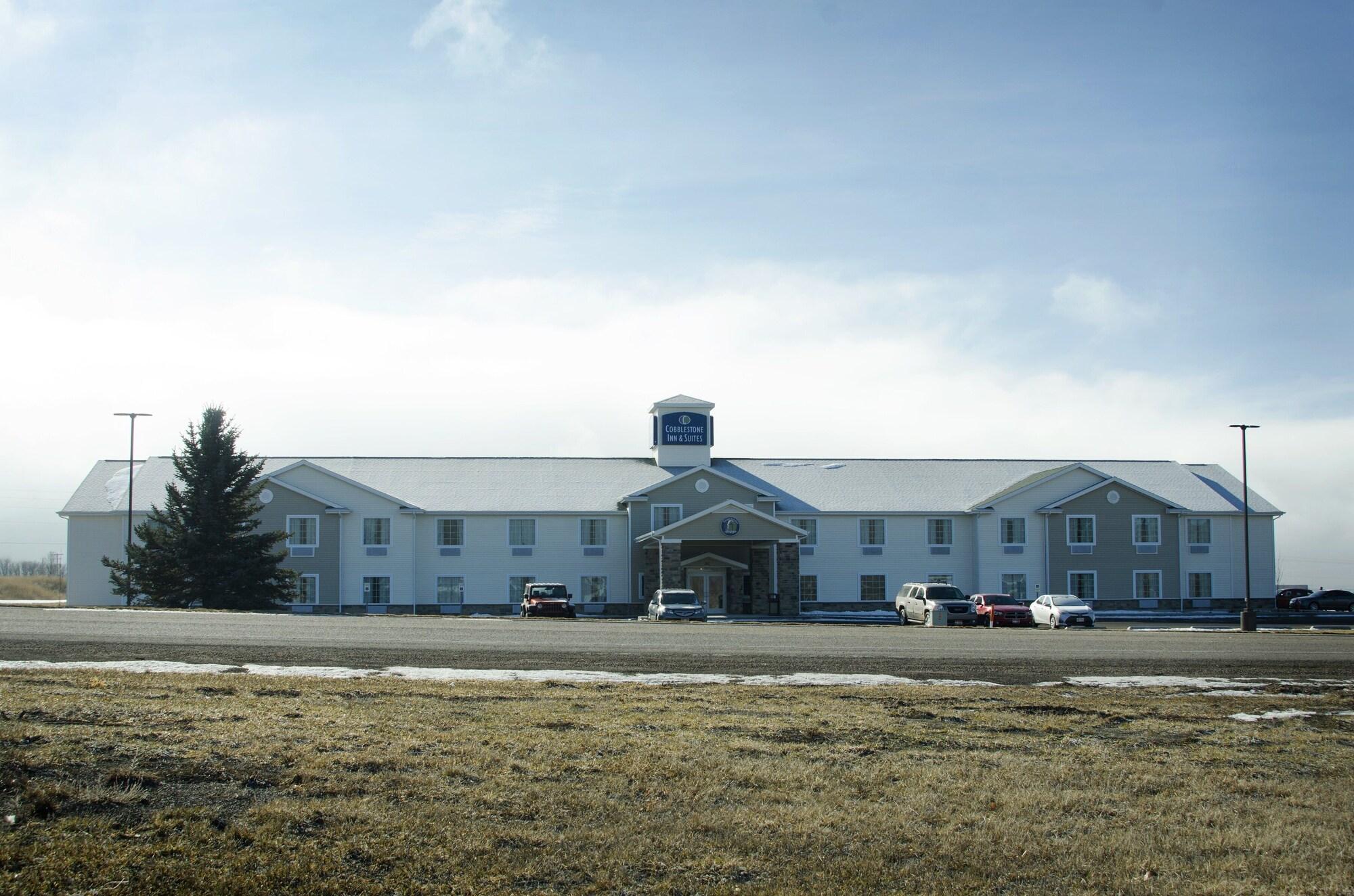 Vista Exterior Cobblestone Inn & Suites – Soda Springs