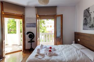 Alquiler Vacacional - Piscina, gym,2 barbacoas, vistas a Sierra Nevada desde terraza en ático de 60m2