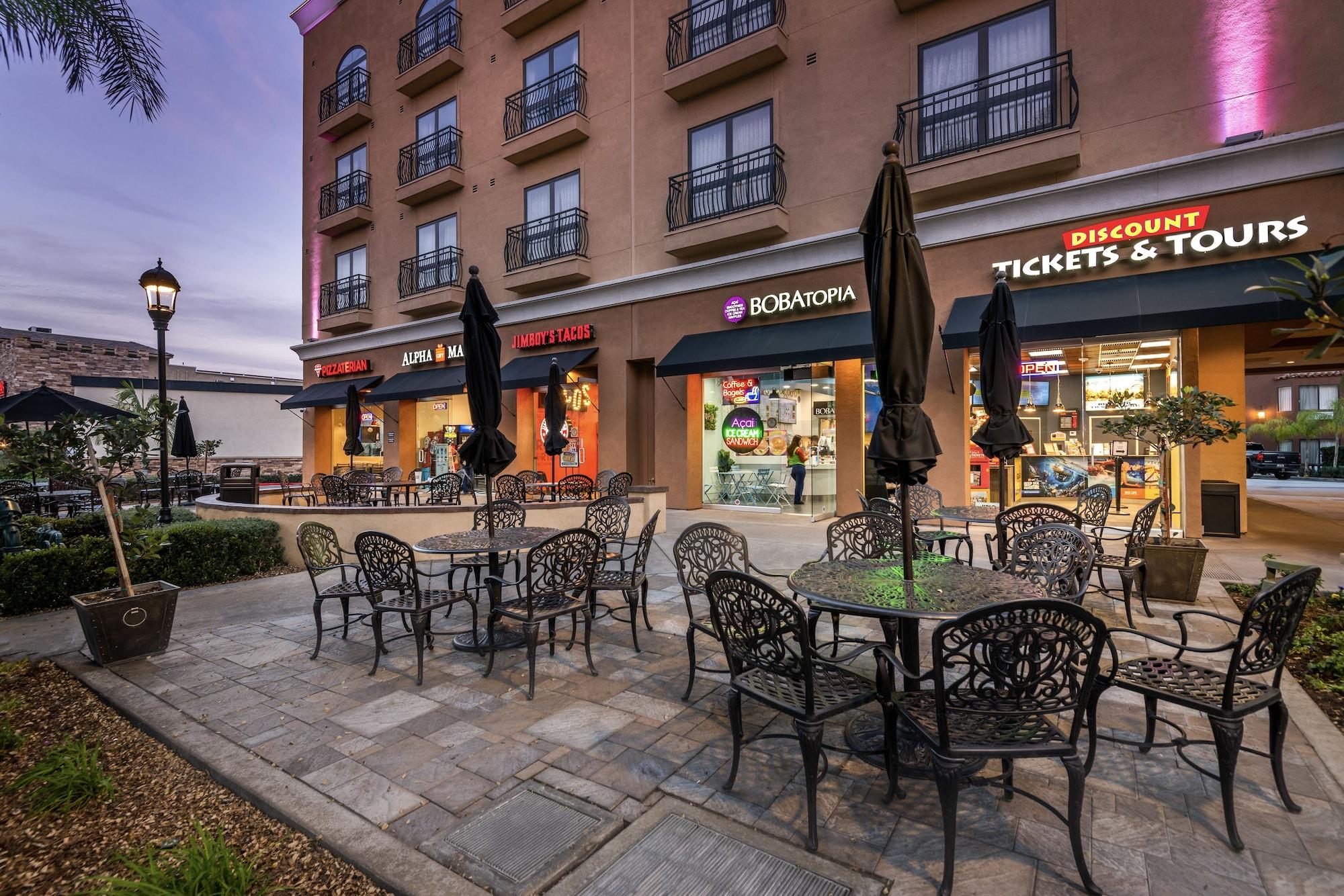 Restaurant Grand Legacy At the Park