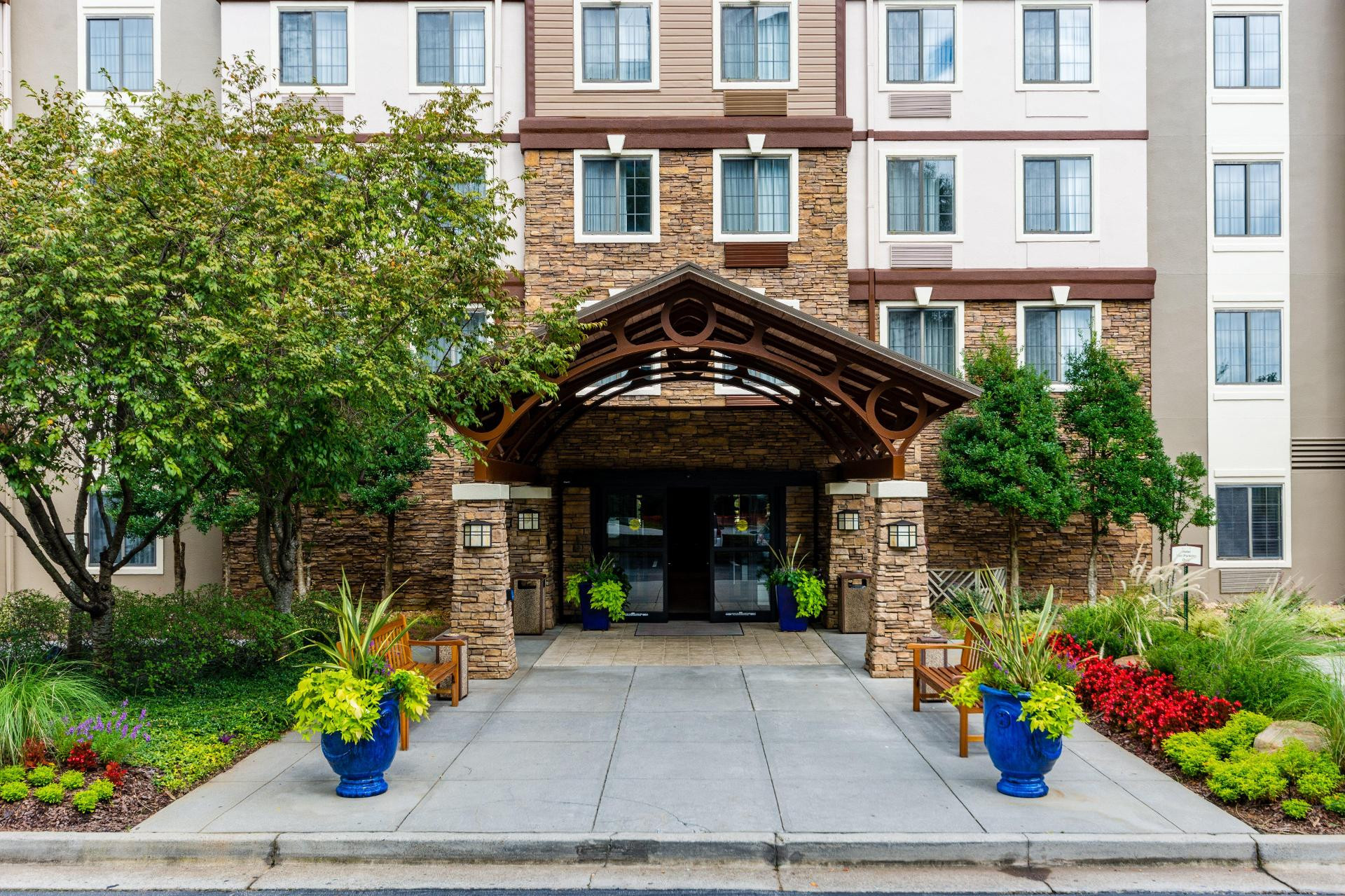 Vista Exterior Sonesta ES Suites Atlanta - Perimeter Center