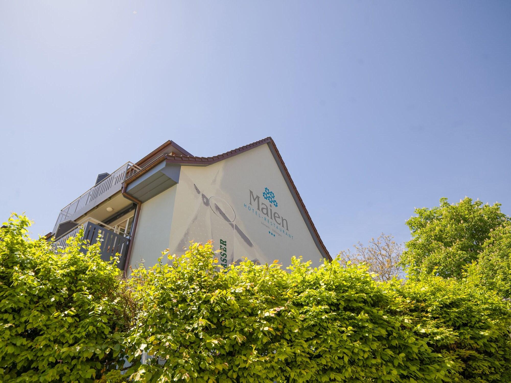Varios Maien Hotel & Restaurant