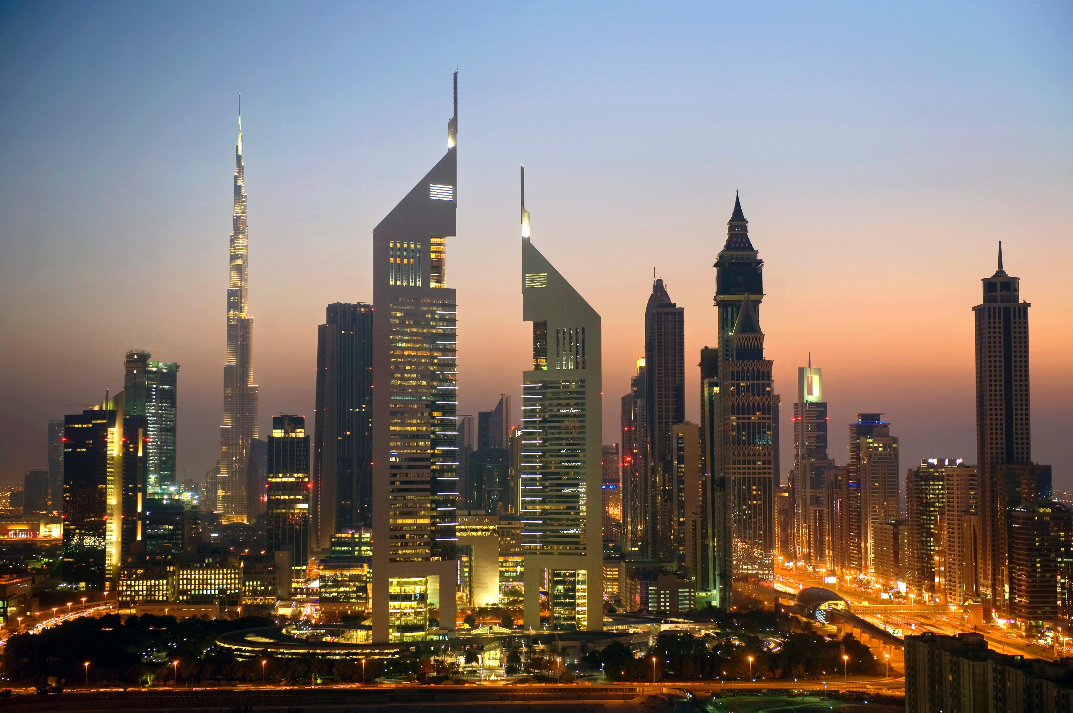 Vista da fachada Jumeirah Emirates Towers