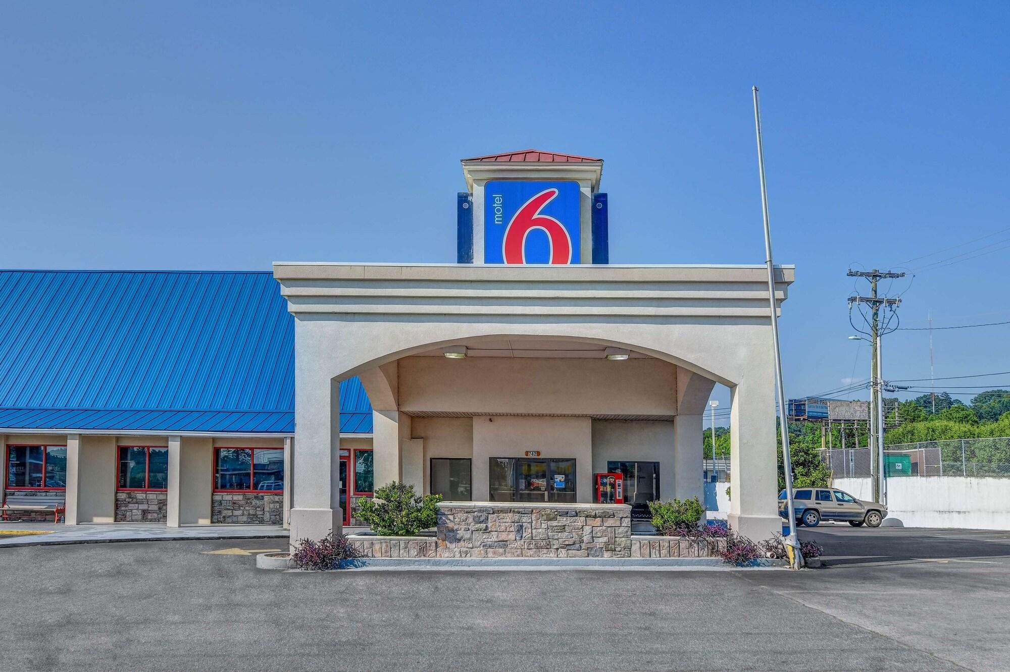 Varios Motel 6 Calhoun, GA