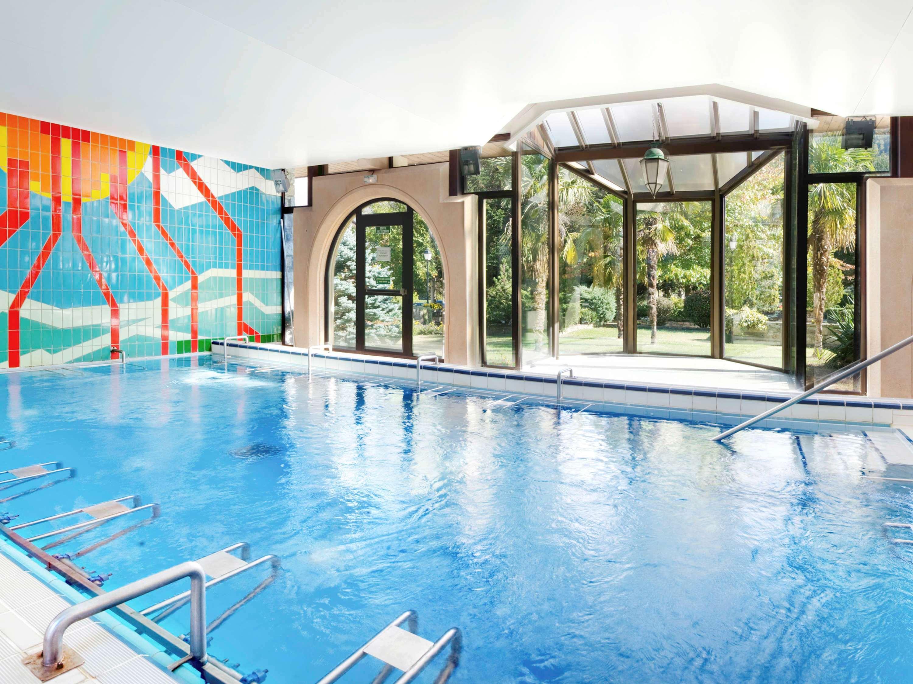 Vista Piscina Hotel Mercure Saint-Lary