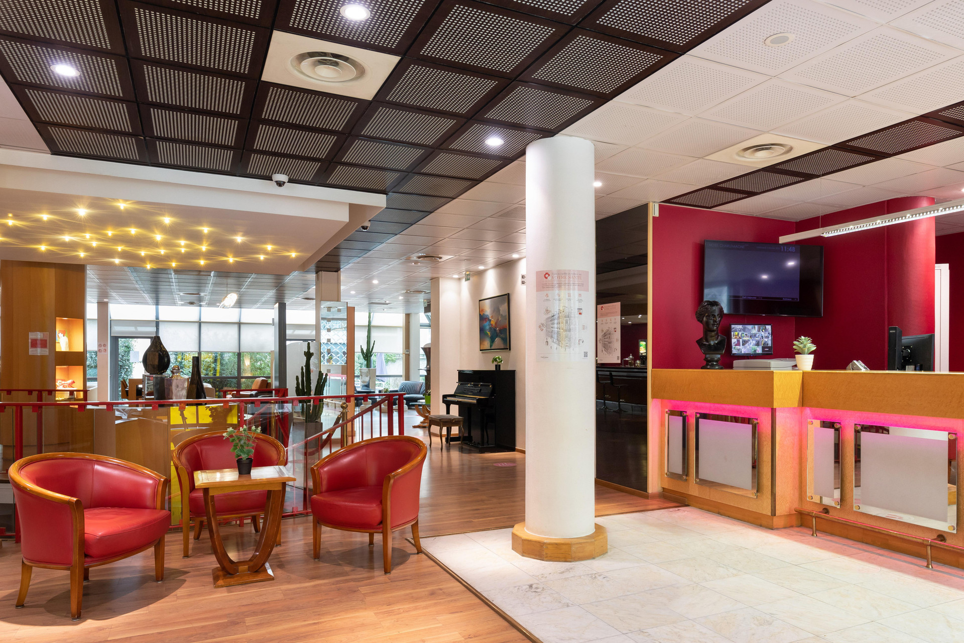 Vista Lobby Hotel Charlemagne By HappyCulture
