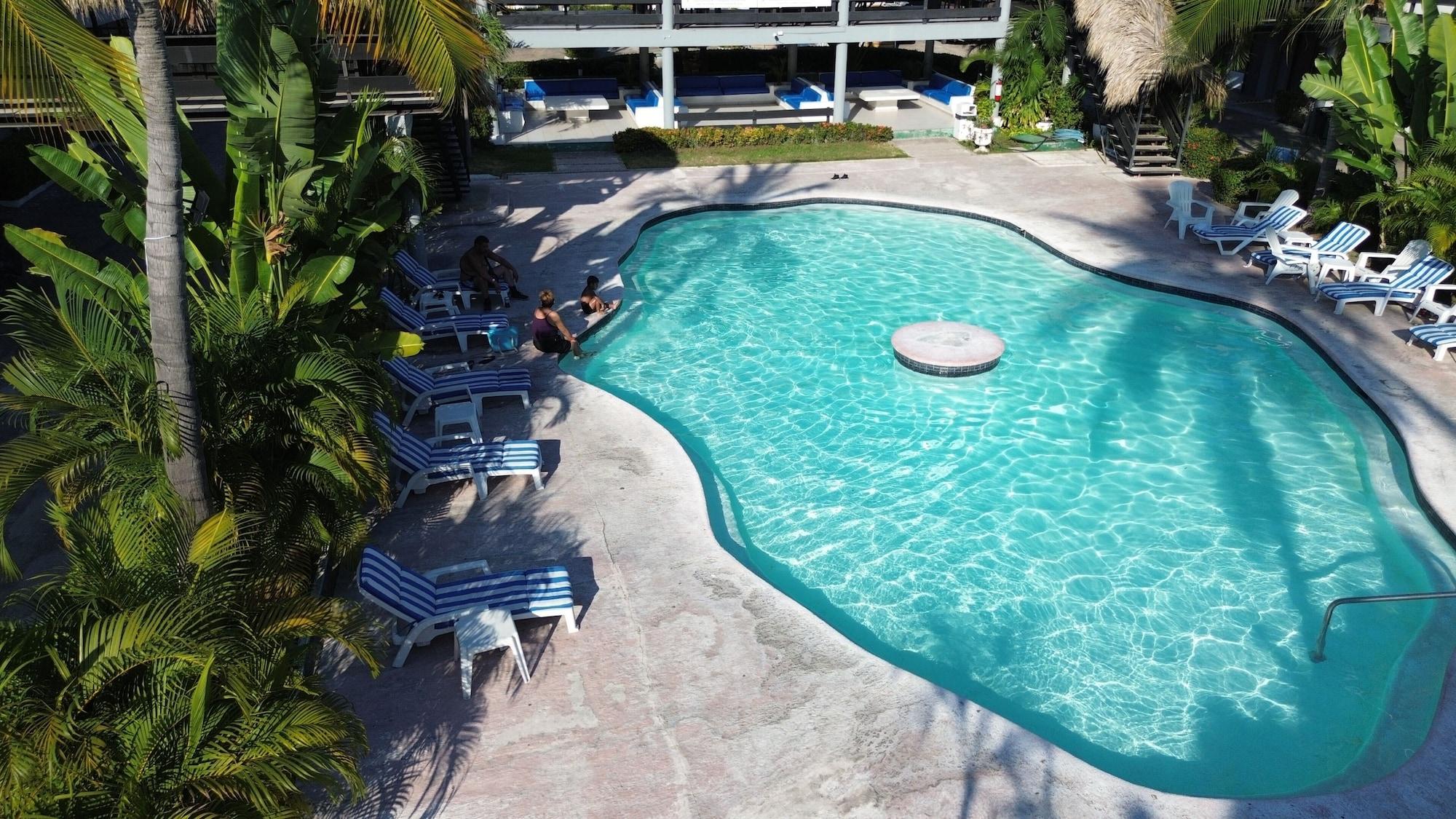 Vista Piscina Hotel Bali-Hai Acapulco
