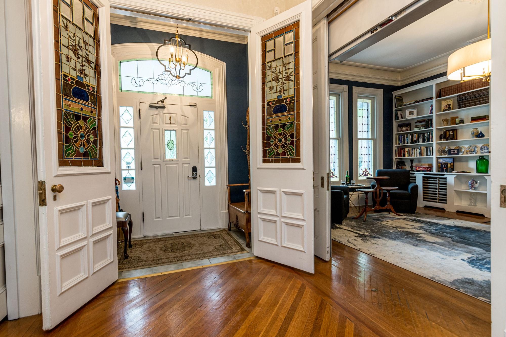 Vista Lobby The Secret Garden B&B Inn