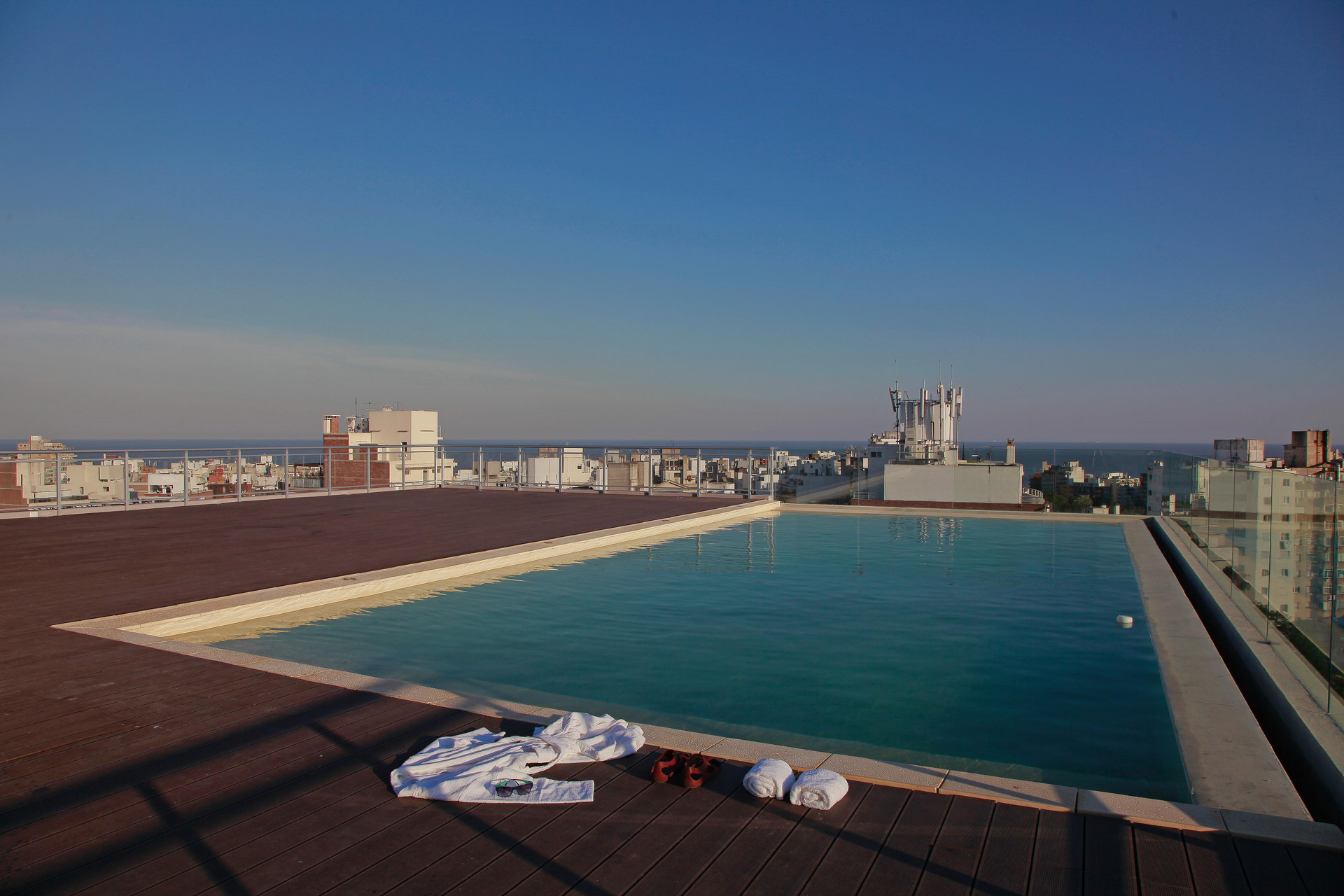 Vista Piscina Dazzler by Wyndham Montevideo