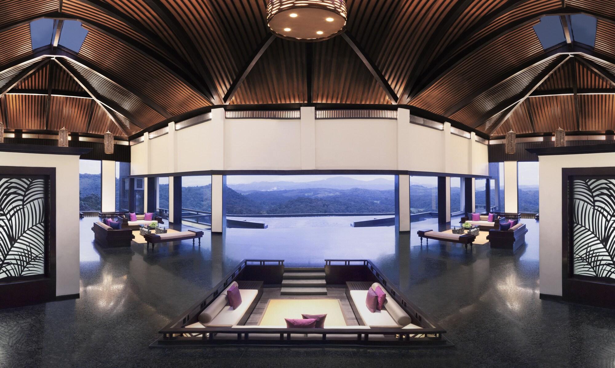 Vista Lobby Taj Madikeri Resort & Spa, Coorg