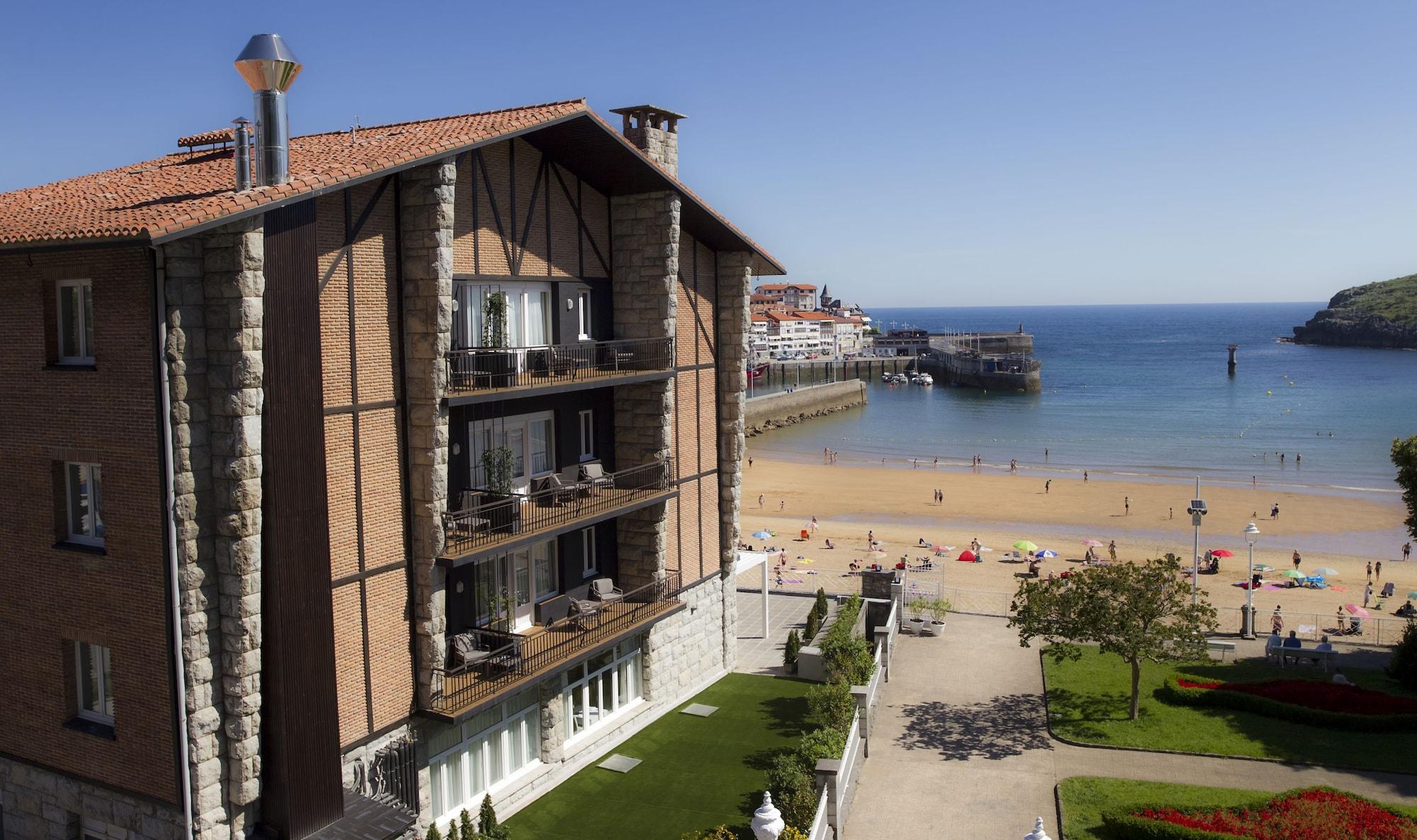 Vista Exterior Hotel Silken Palacio Uribarren