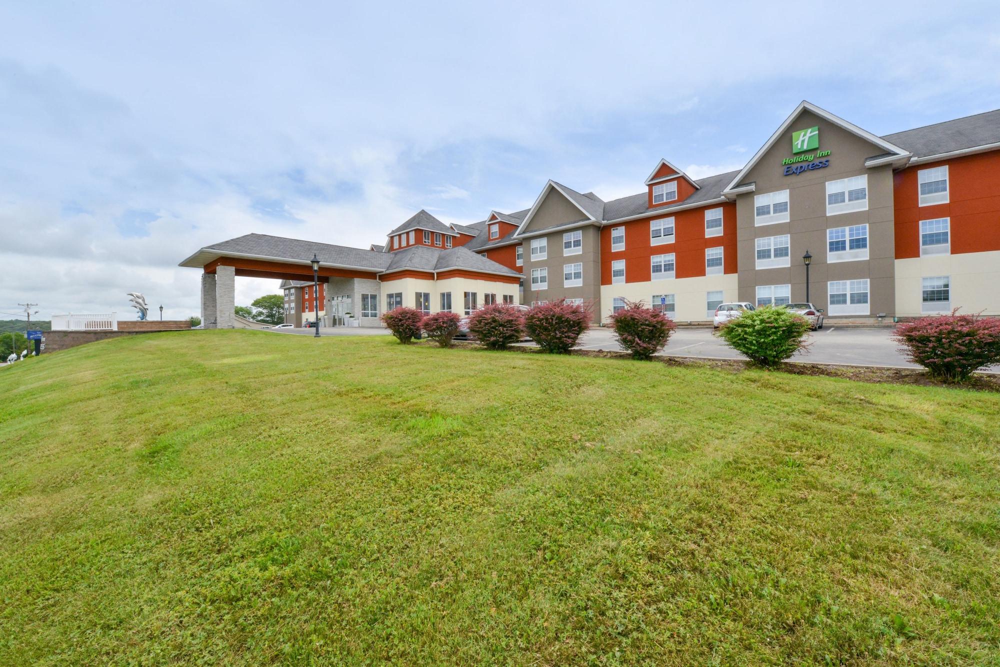 Vista Exterior Holiday Inn Express Mystic by IHG