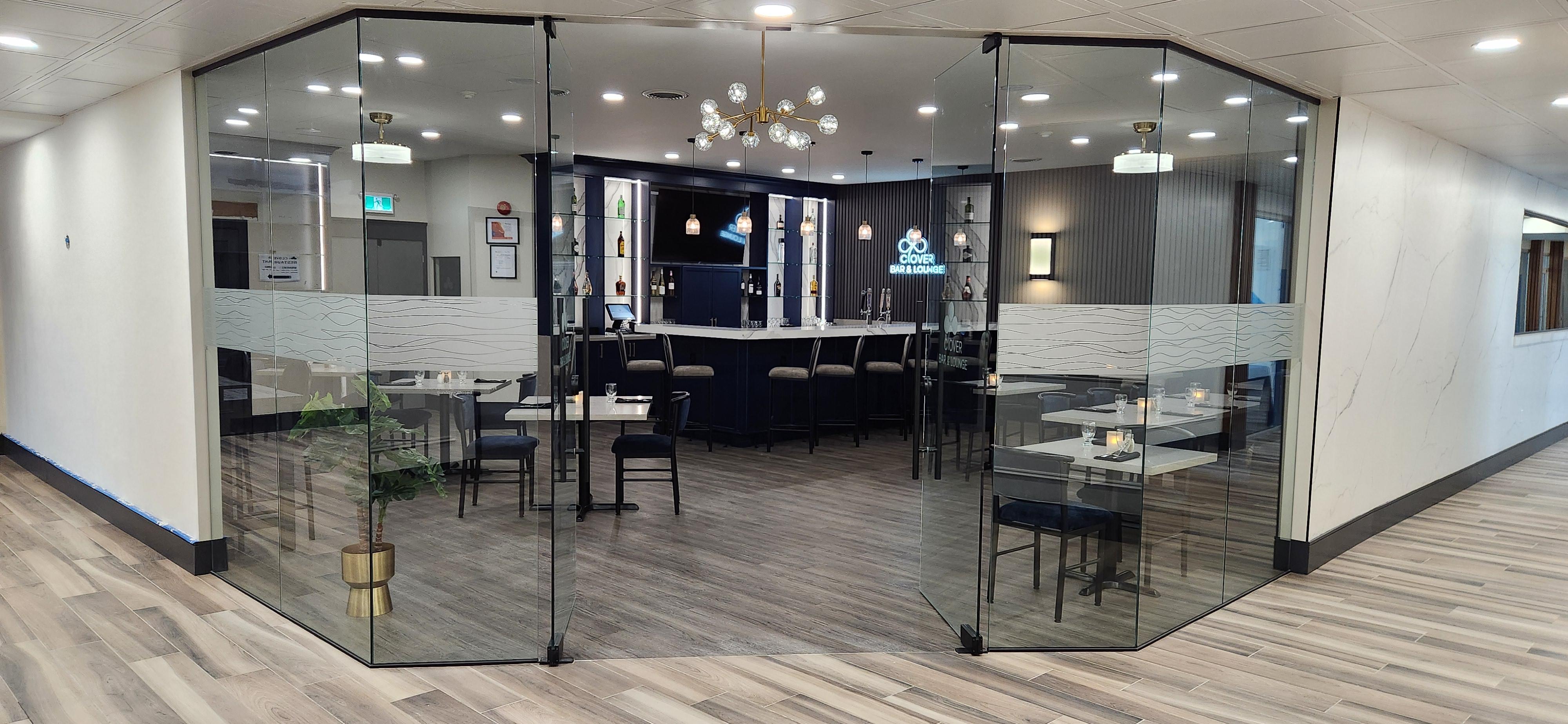 Bar/Salón Ramada by Wyndham London