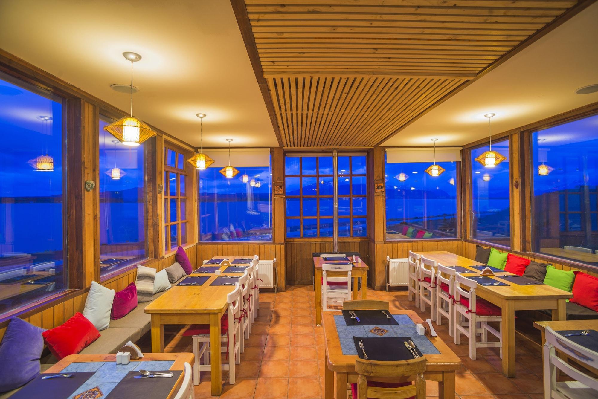 Restaurant Weskar Patagonian Lodge