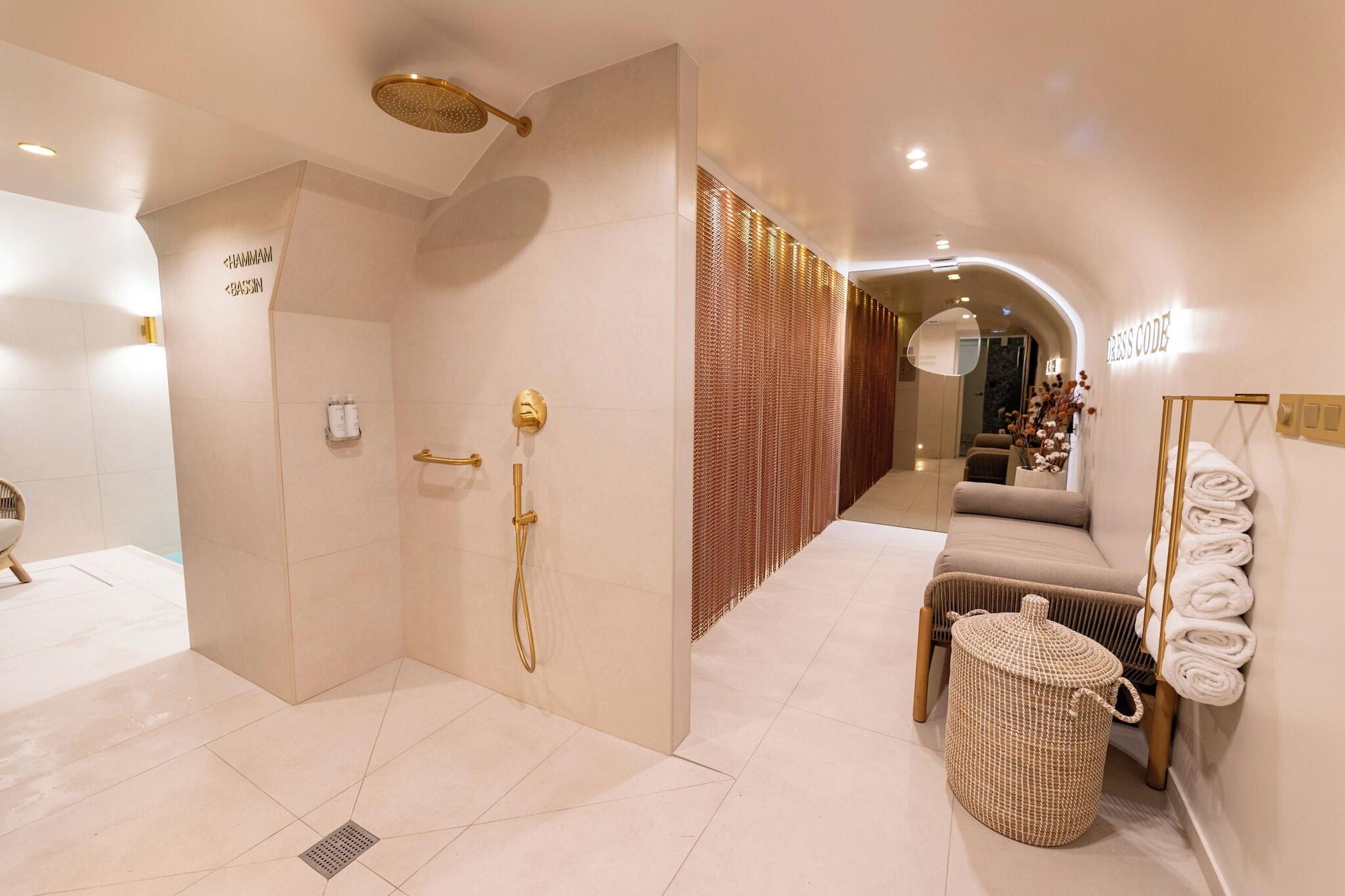 Spa Hôtel Dress Code