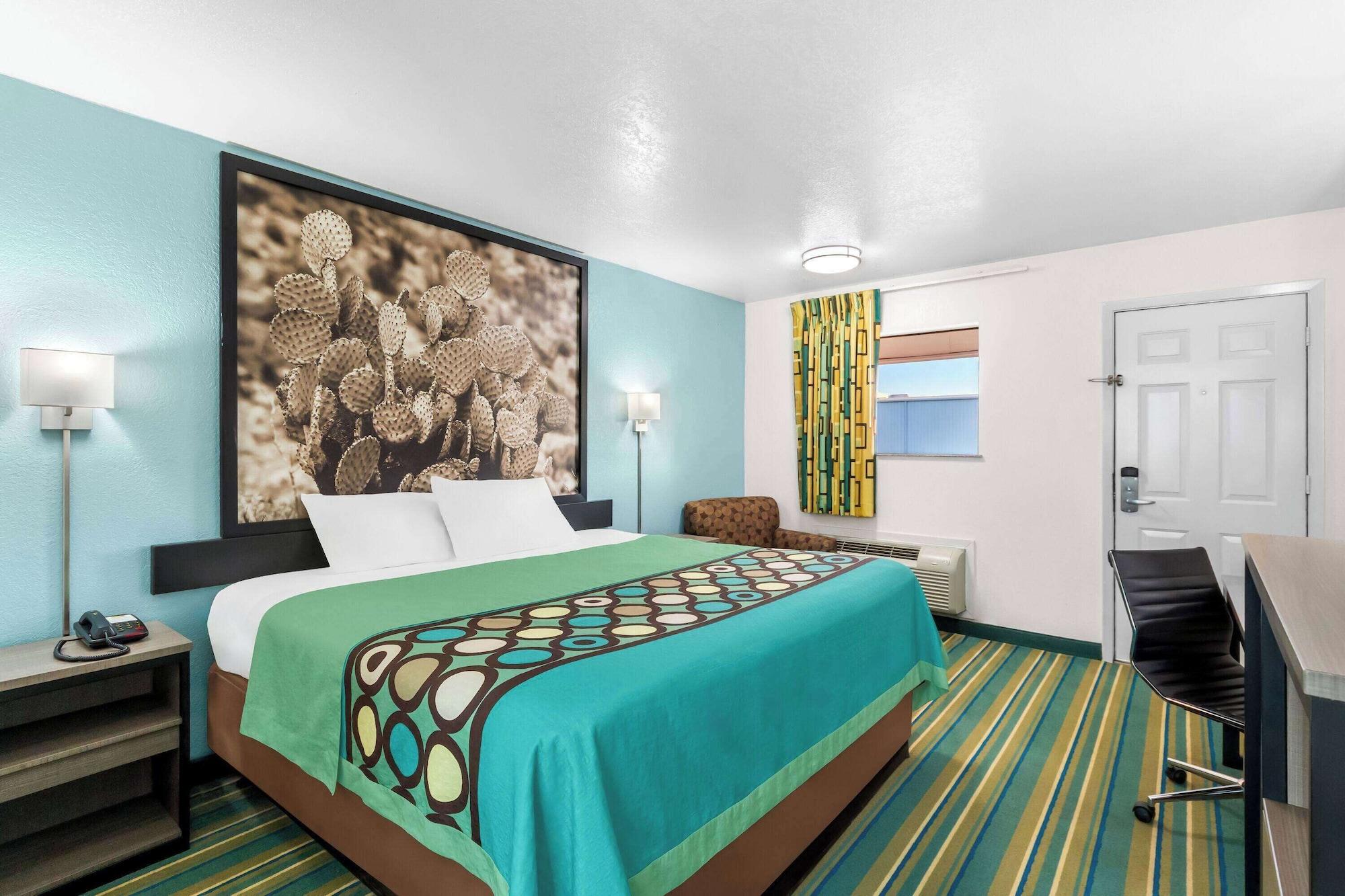 Habitación Super 8 by Wyndham Pleasanton