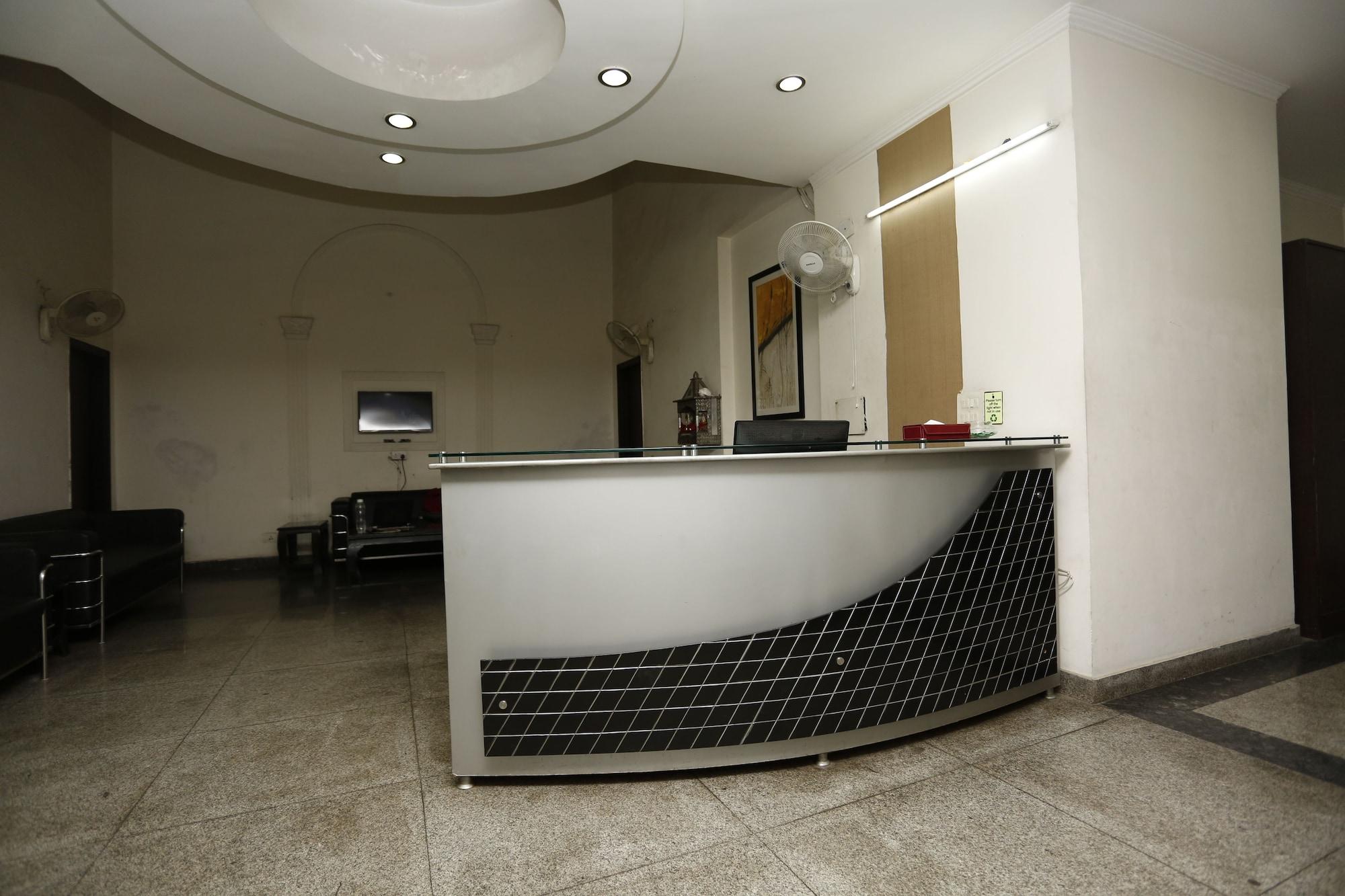 Vista Lobby Mint City Center Suites