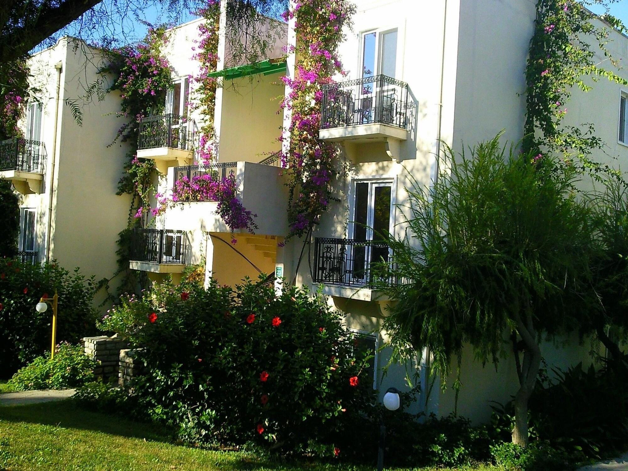 Vista Exterior Club Flipper Bodrum