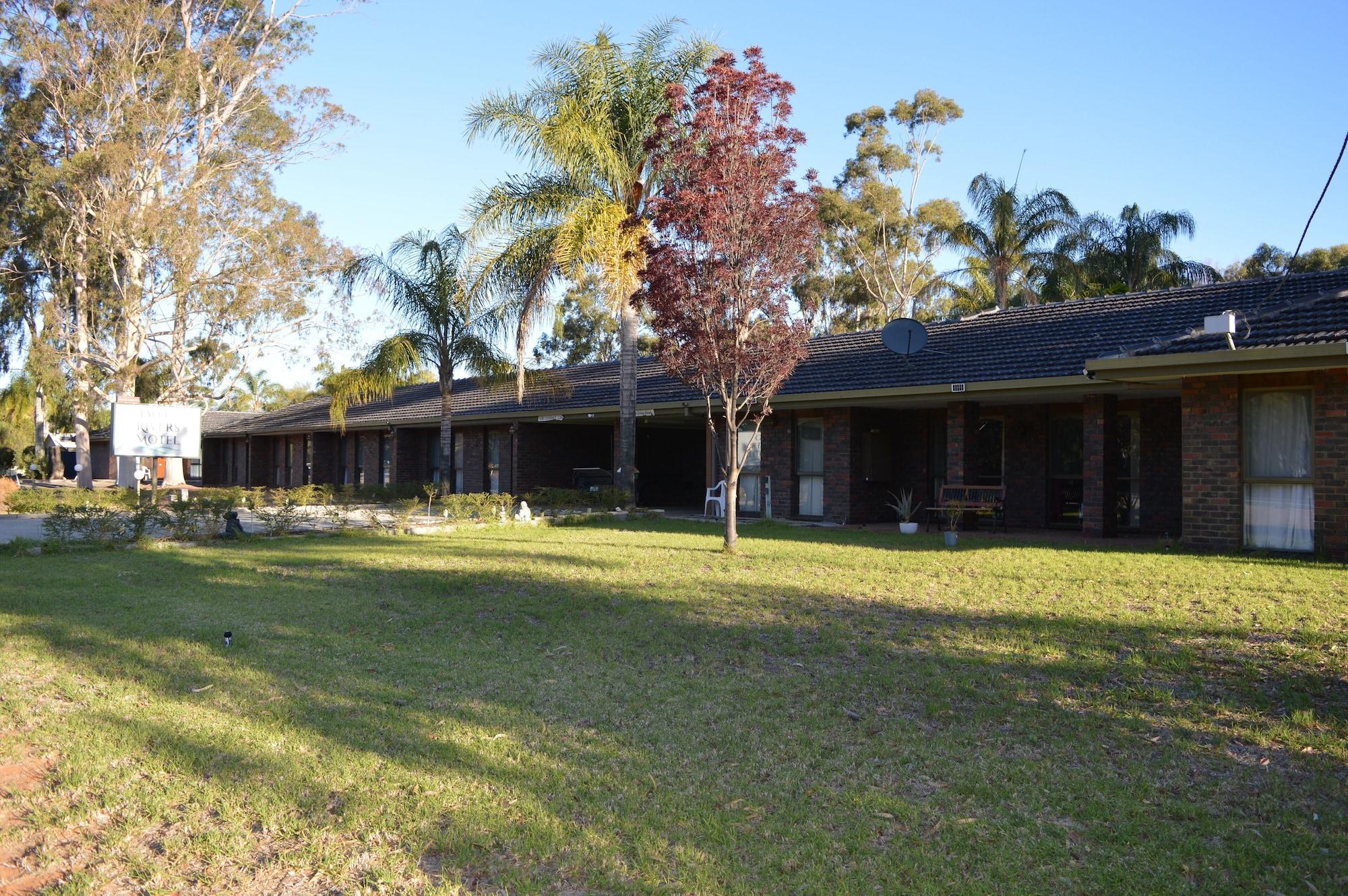 Vista Exterior Two Rivers Motel