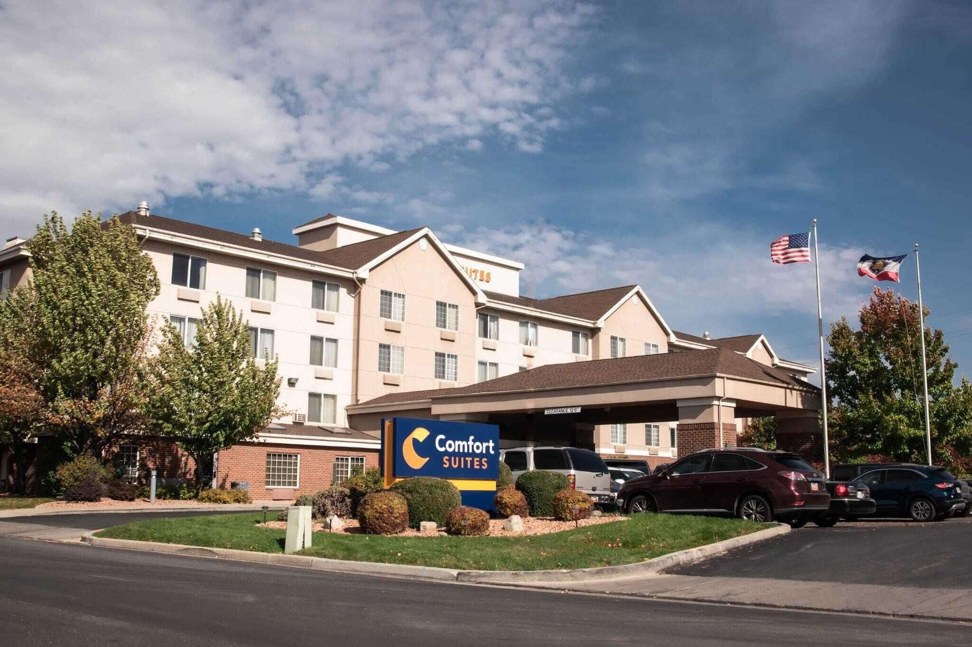 Vista Exterior Comfort Suites Airport