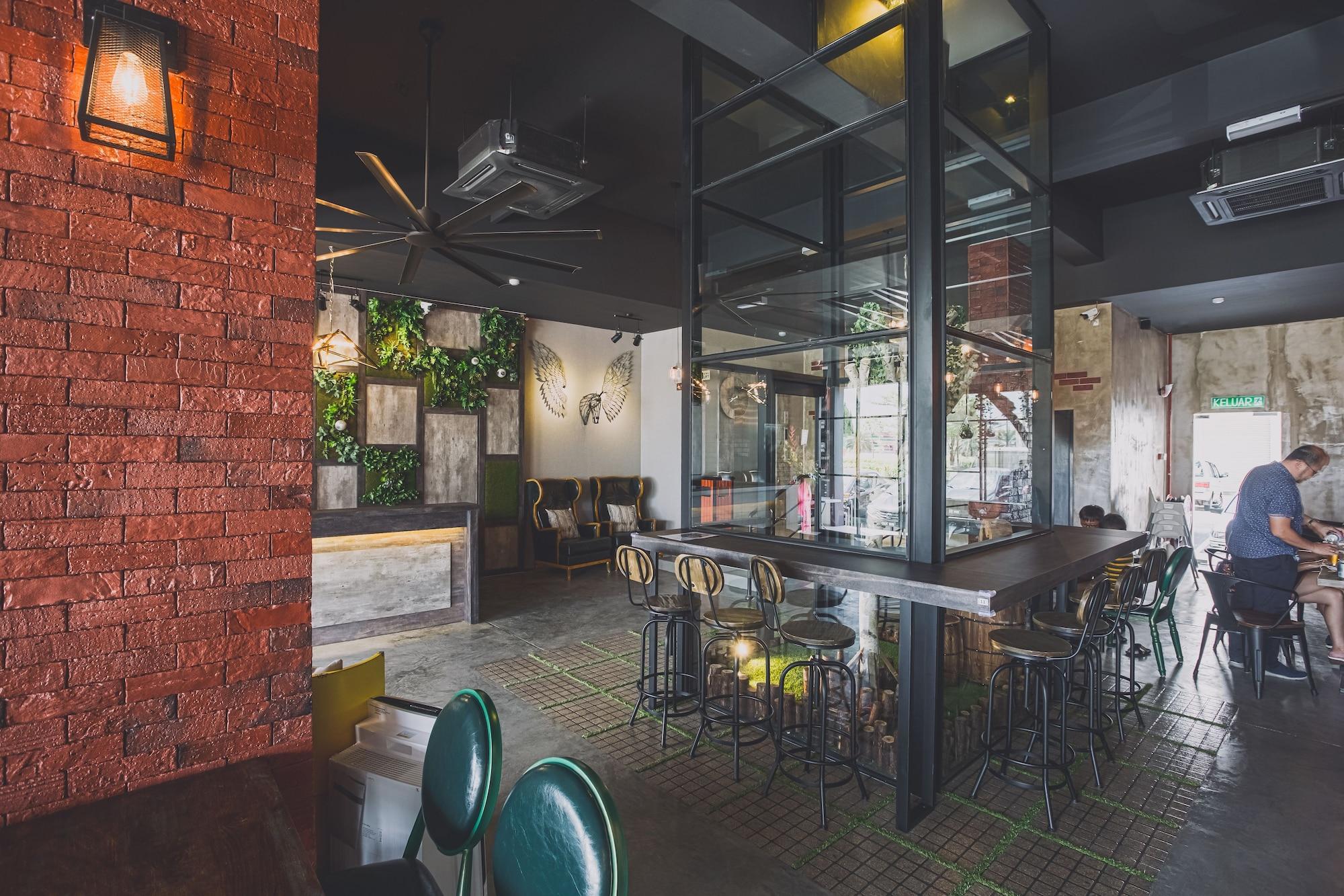 Restaurant V3 Hotel & Residence Seri Alam