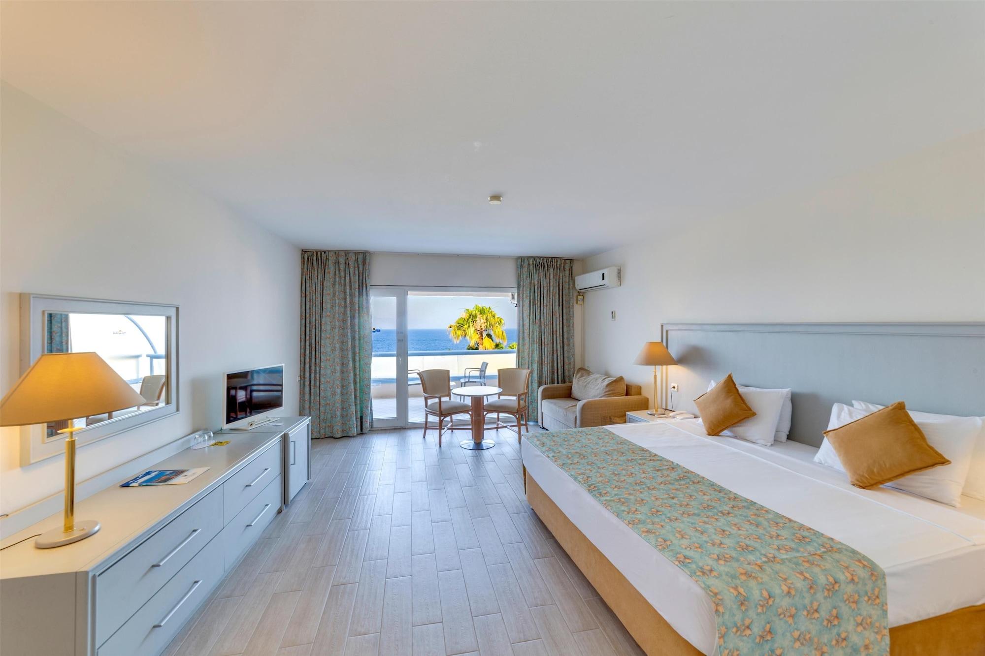 Habitación The Grand Blue Sky International
