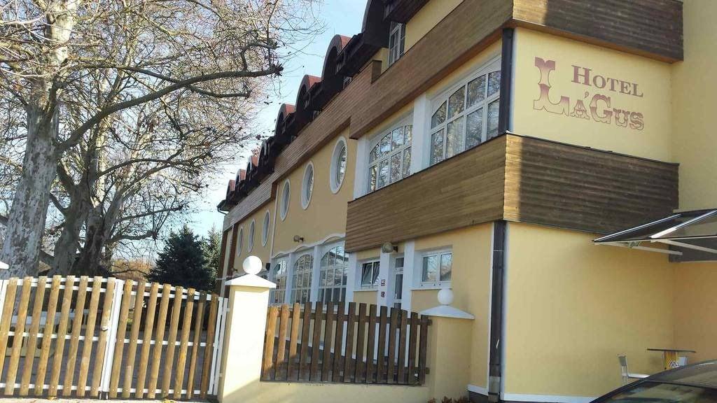 Vista Exterior Hotel LaGus