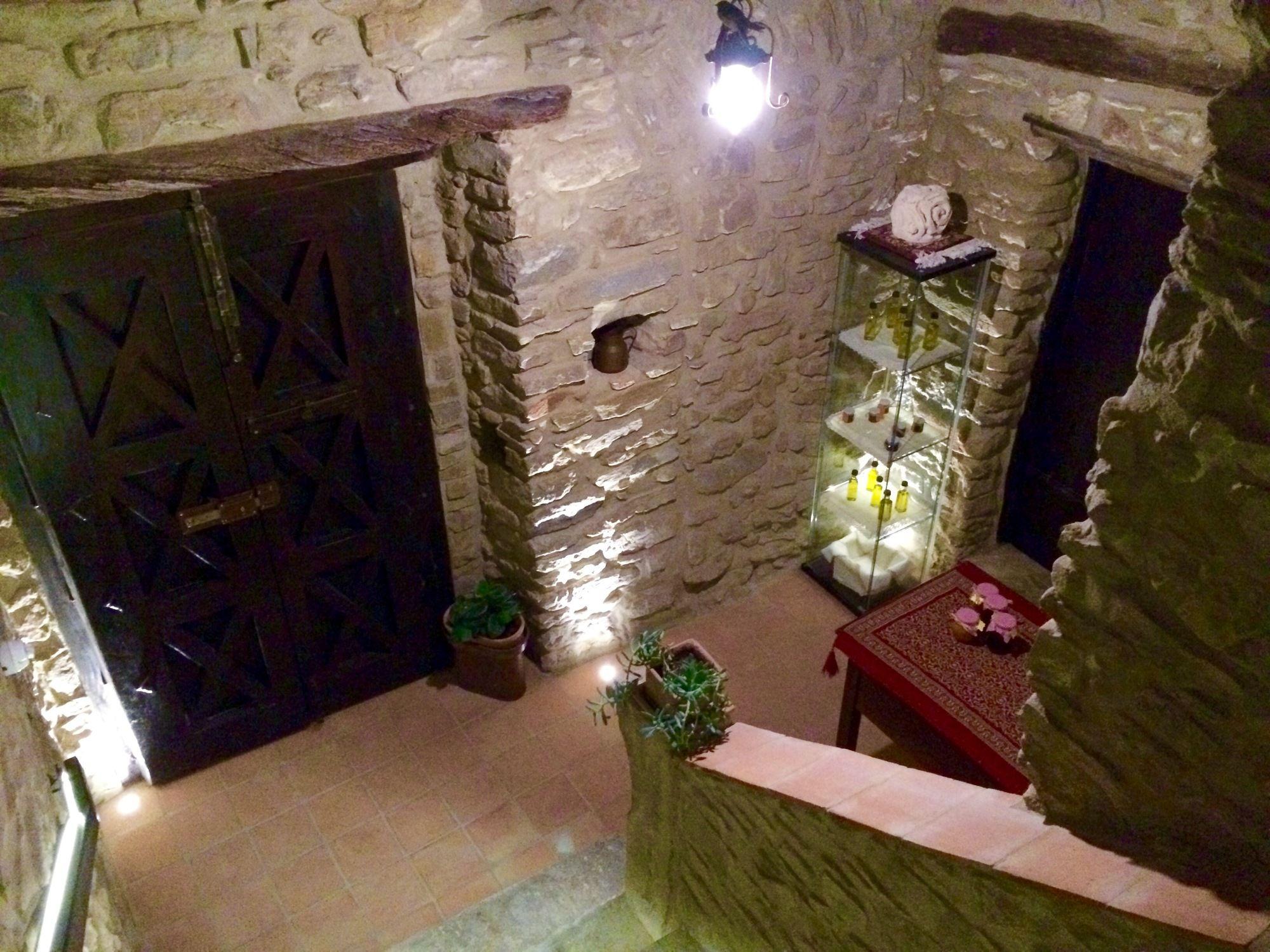 Vista Lobby Pozzo Medievale