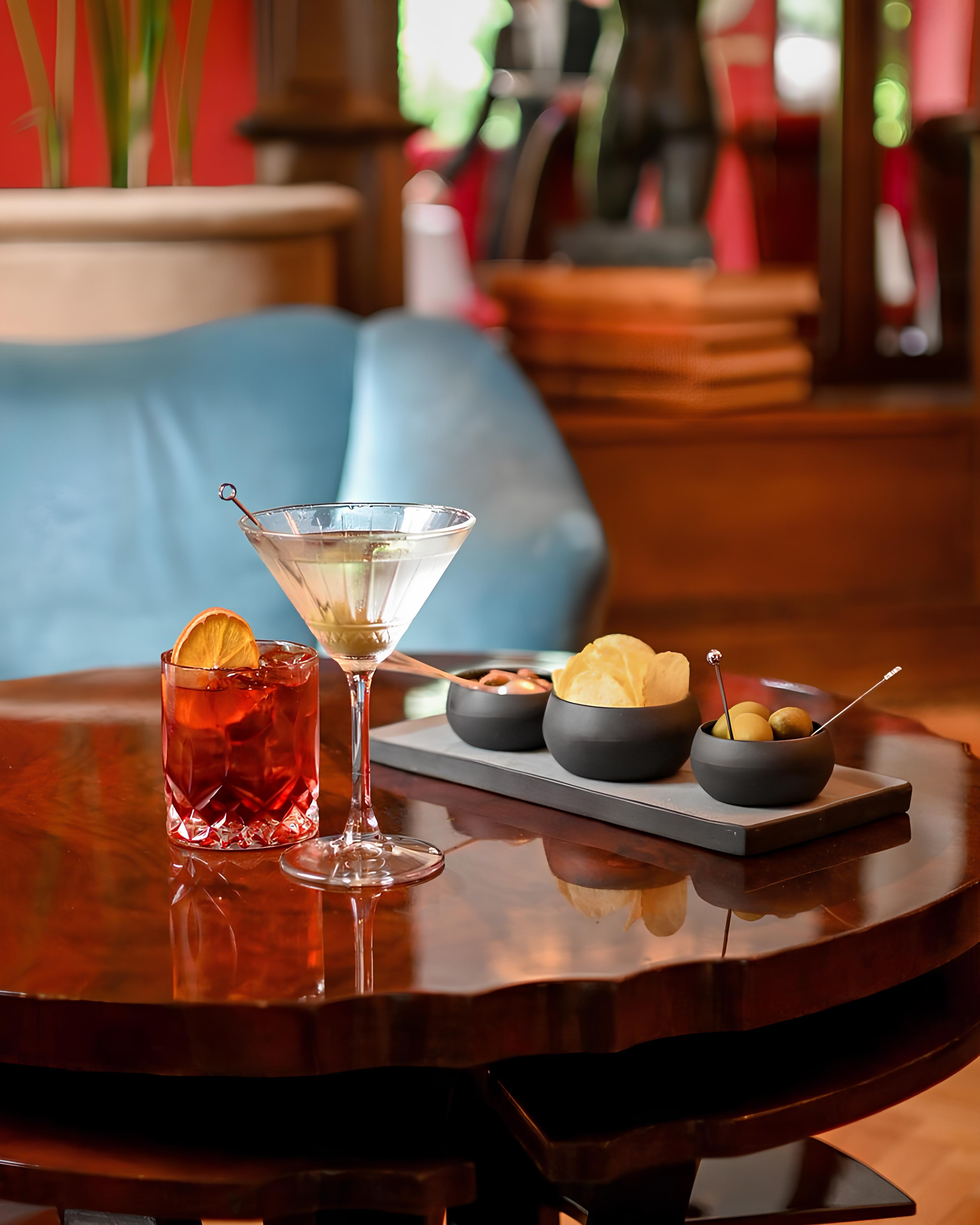 Bar/Salón Hotel Regency