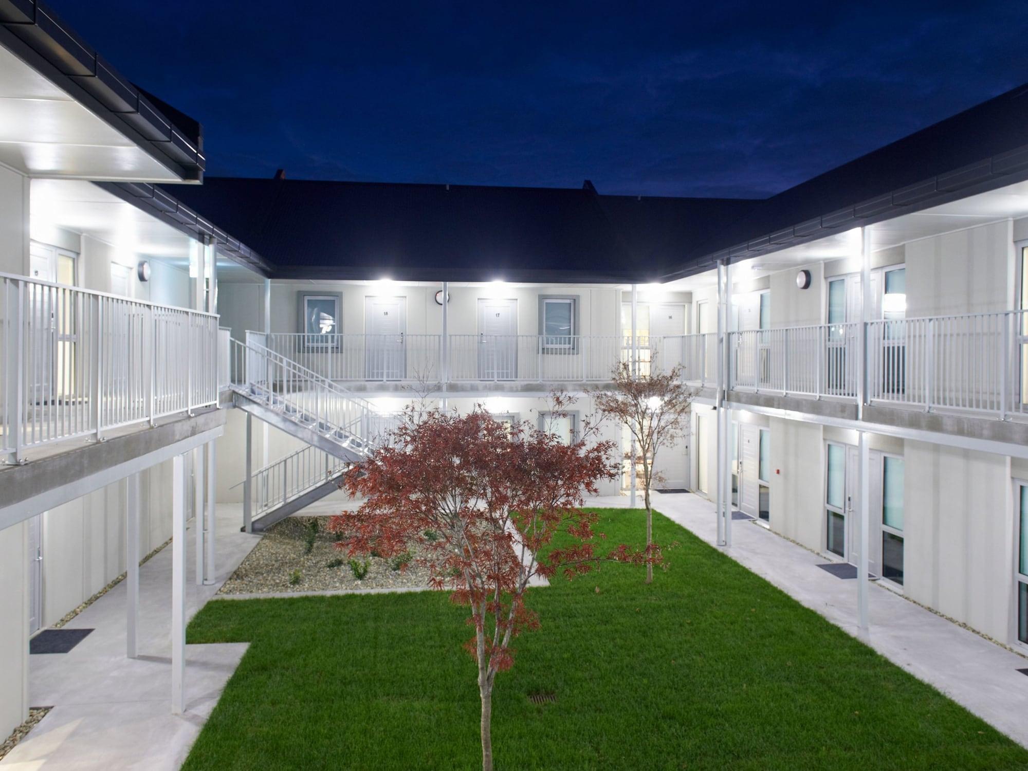 Vista Lobby Kelly Rd Cambridge Lodge