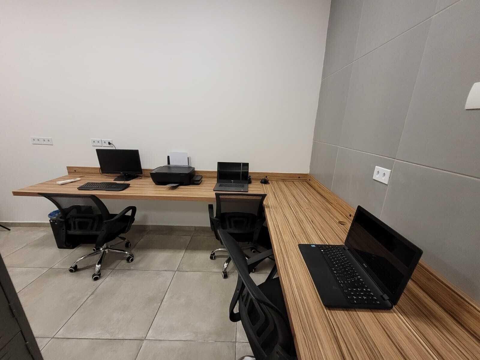 Centro de Negocios Quarto Pop