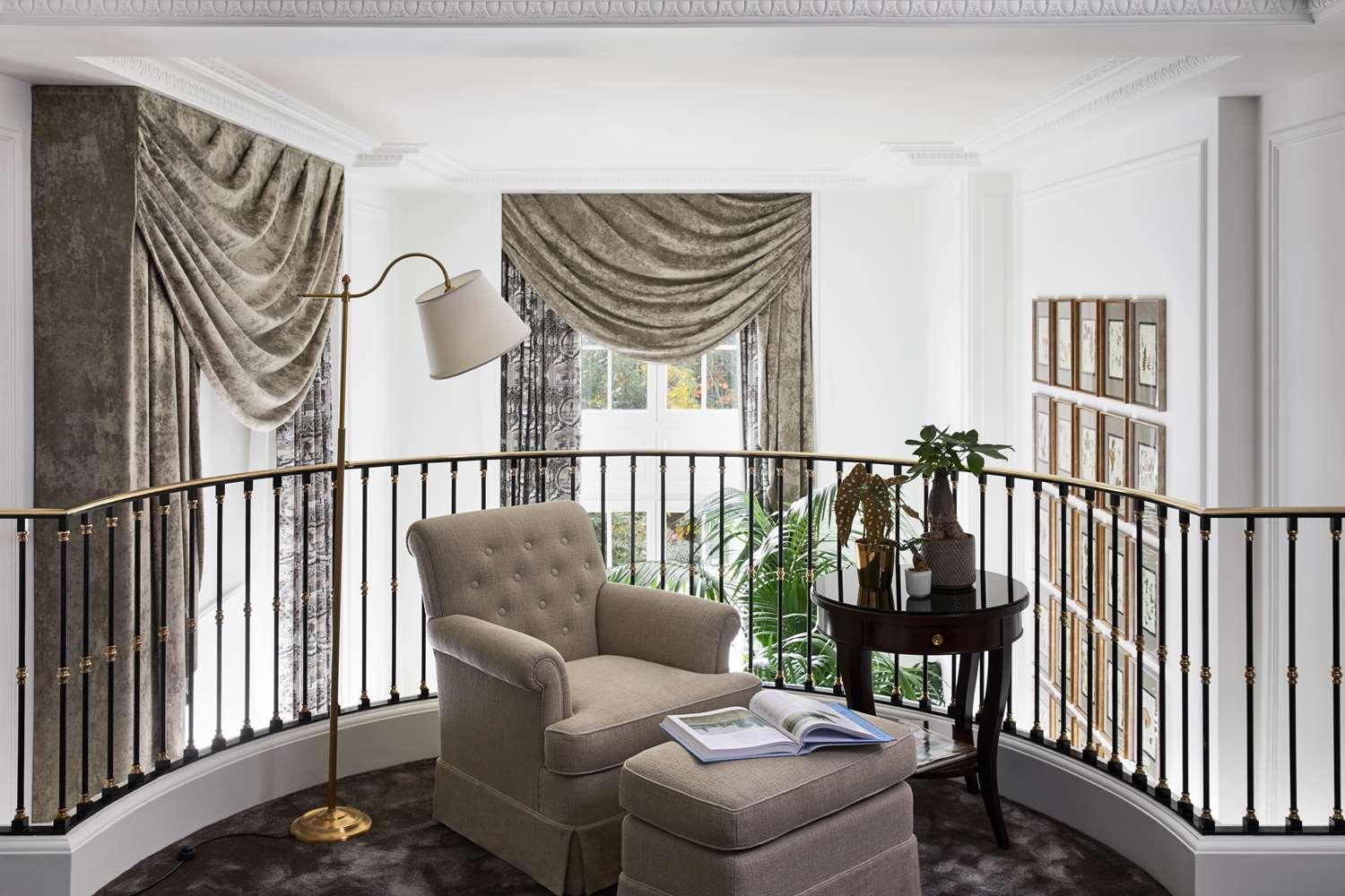 Hotel Shangri-La Hotel Paris