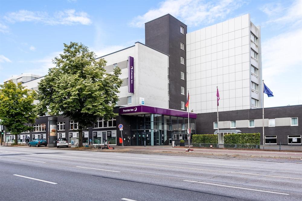 Vista Exterior Premier Inn Hamburg City Alster