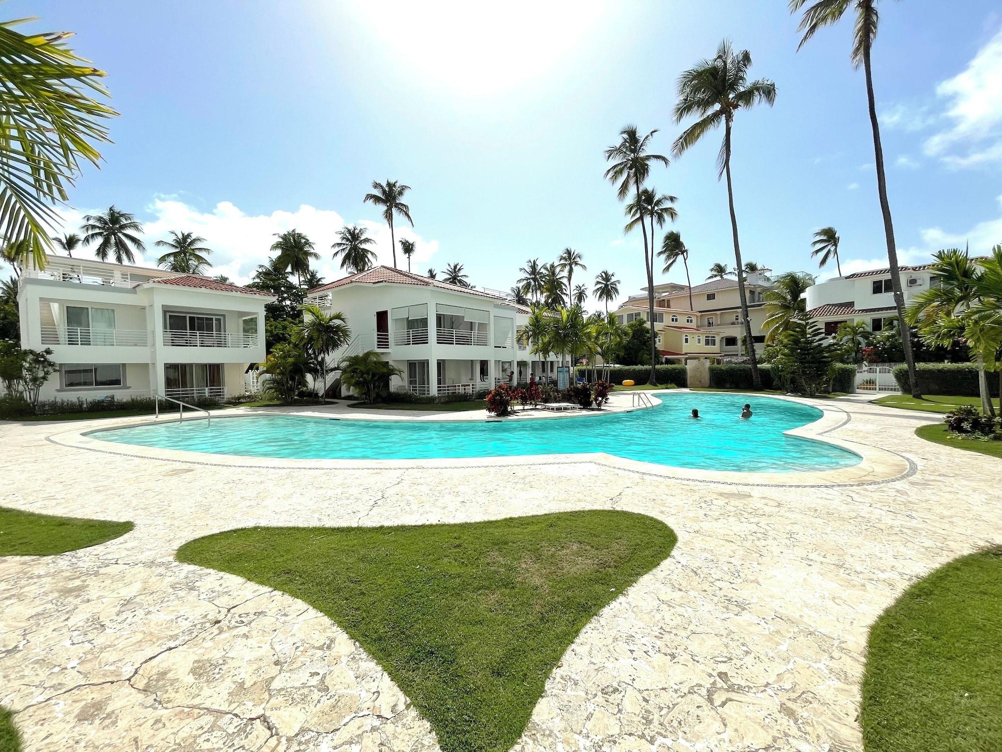 Vista Piscina Beach Apartments Paradise