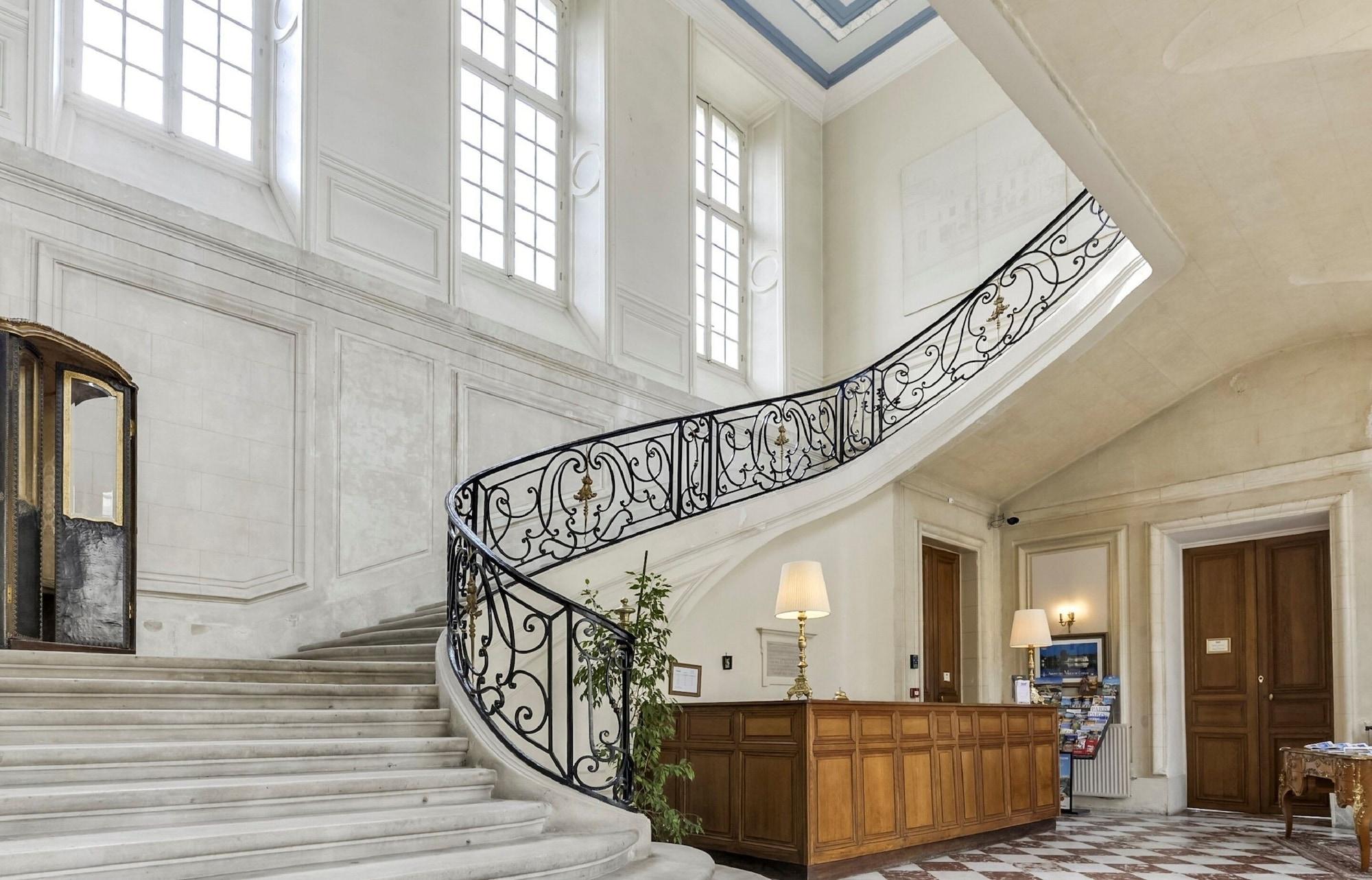 Vista Lobby Château d'Ermenonville
