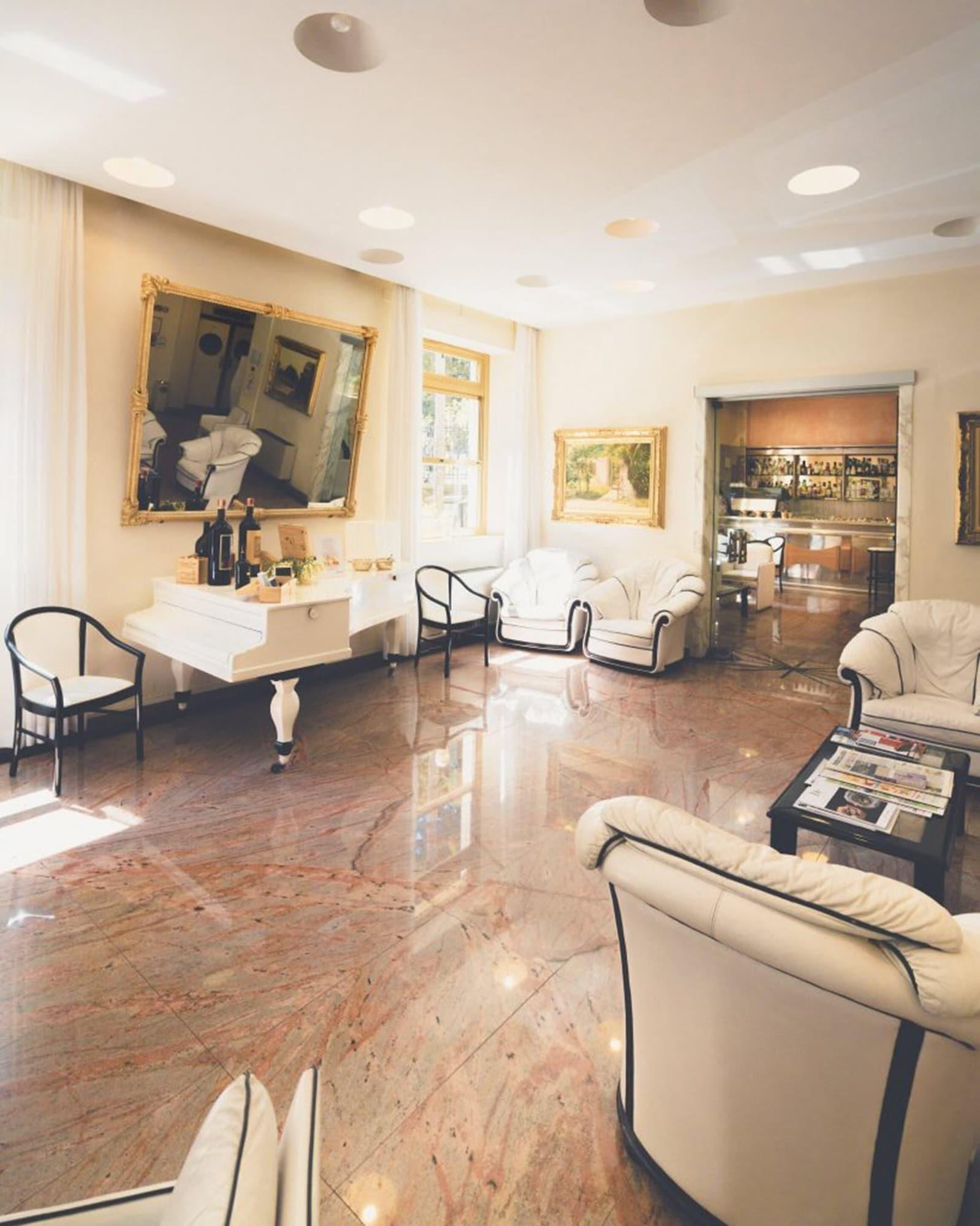 Vista Lobby Grand Hotel Milano