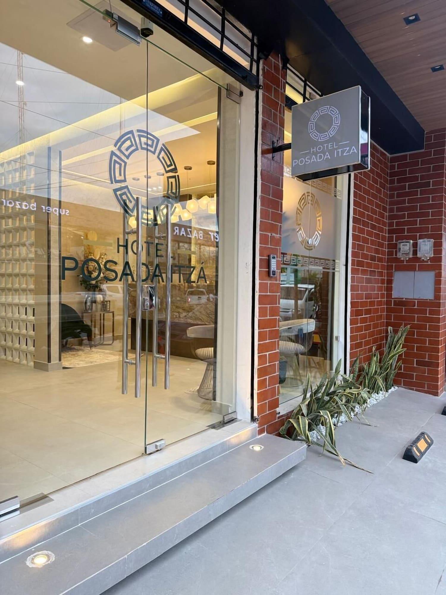 Vista Exterior Posada Itza