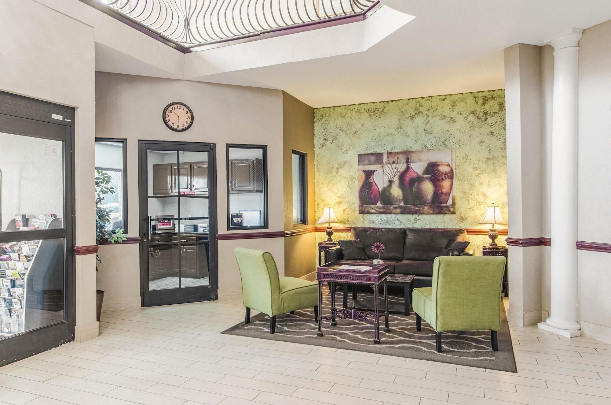 Vista Lobby Quality Suites Graham - Burlington South