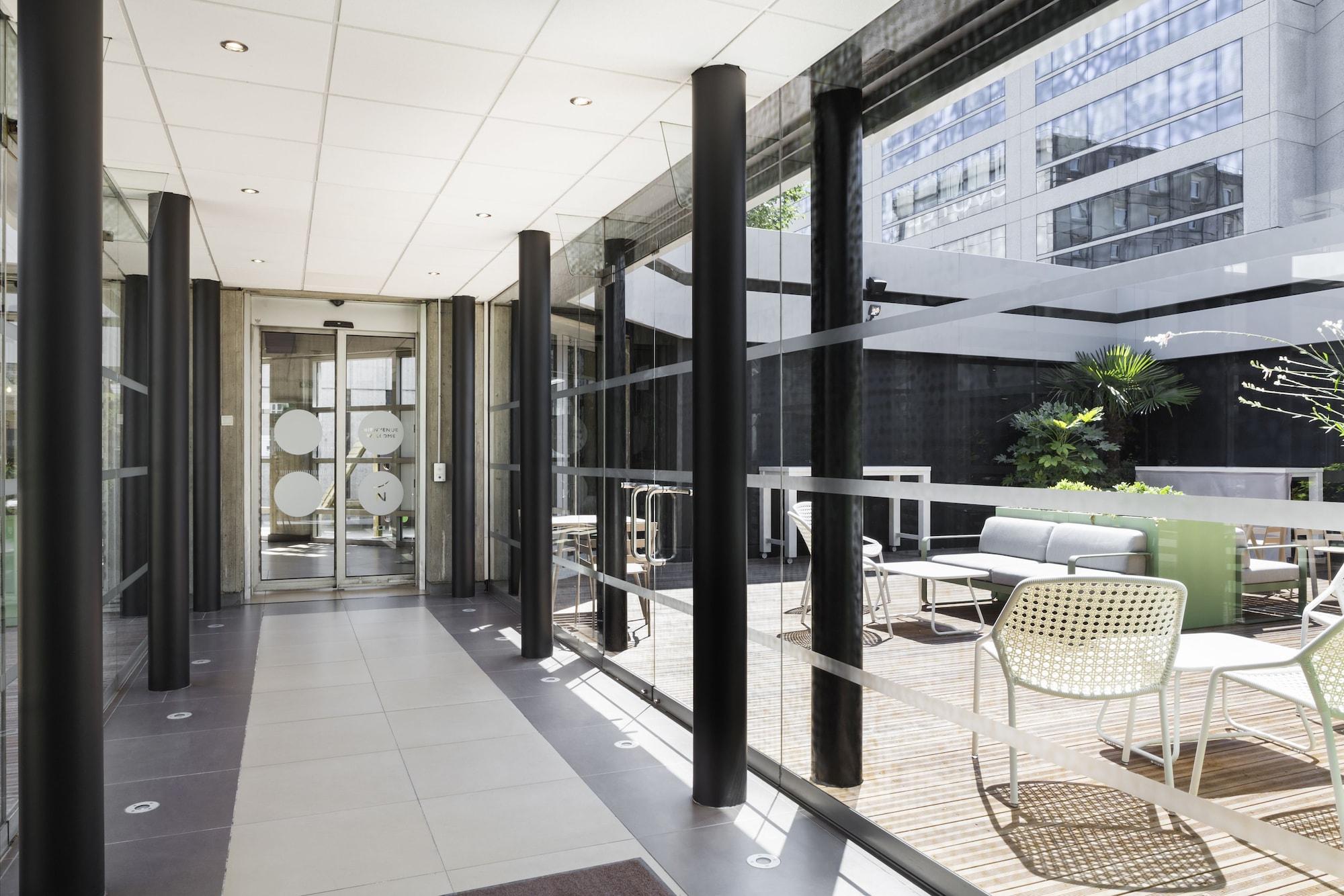 Vista Lobby Novotel Paris Charles de Gaulle Airport
